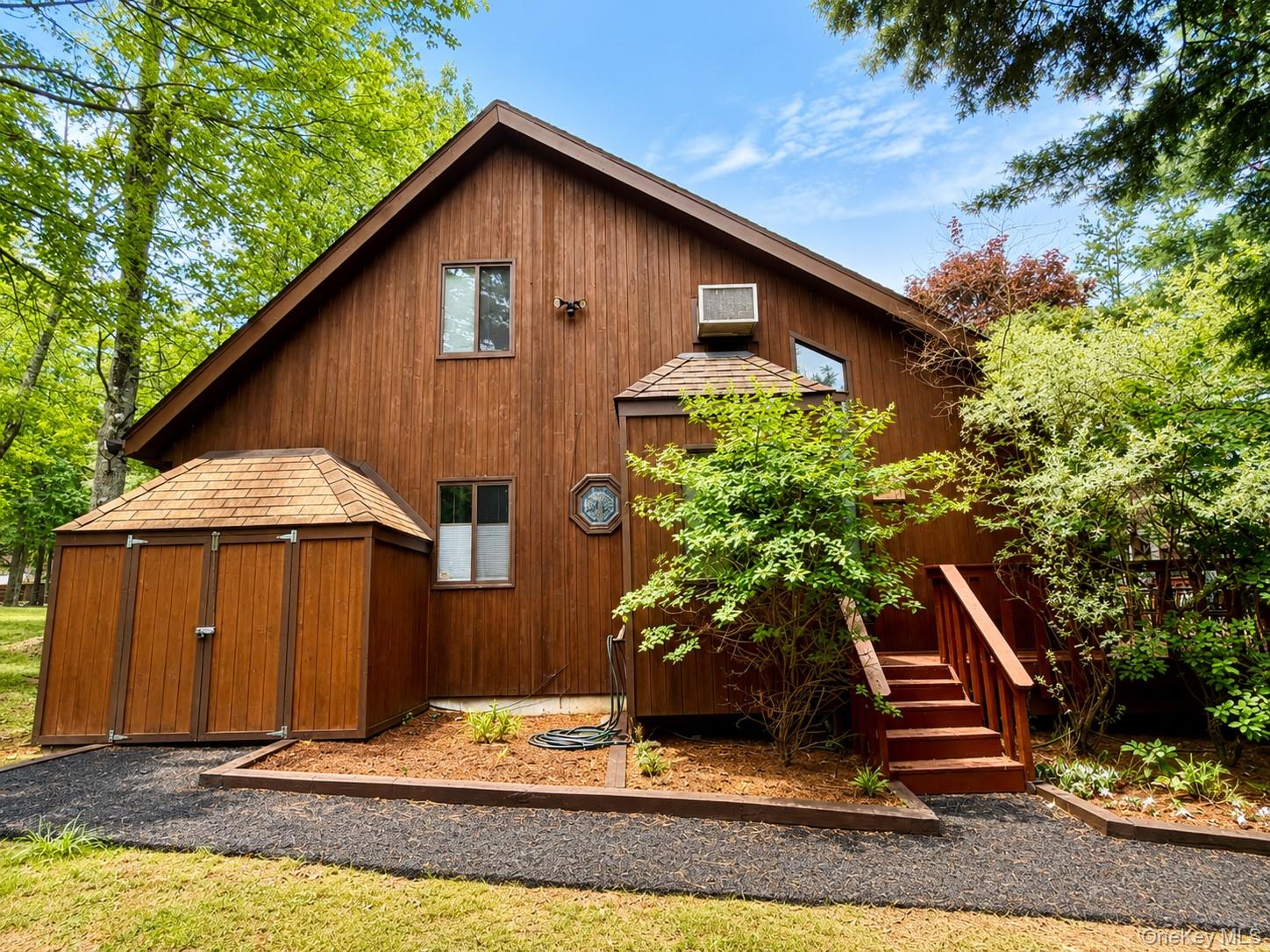 42 Lakeview Terrace – For Sale