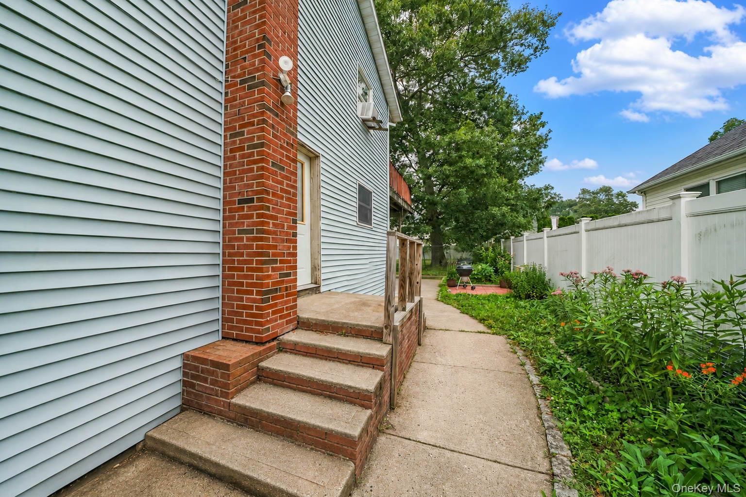 107 Cedar Oaks Avenue – For Sale photo 4