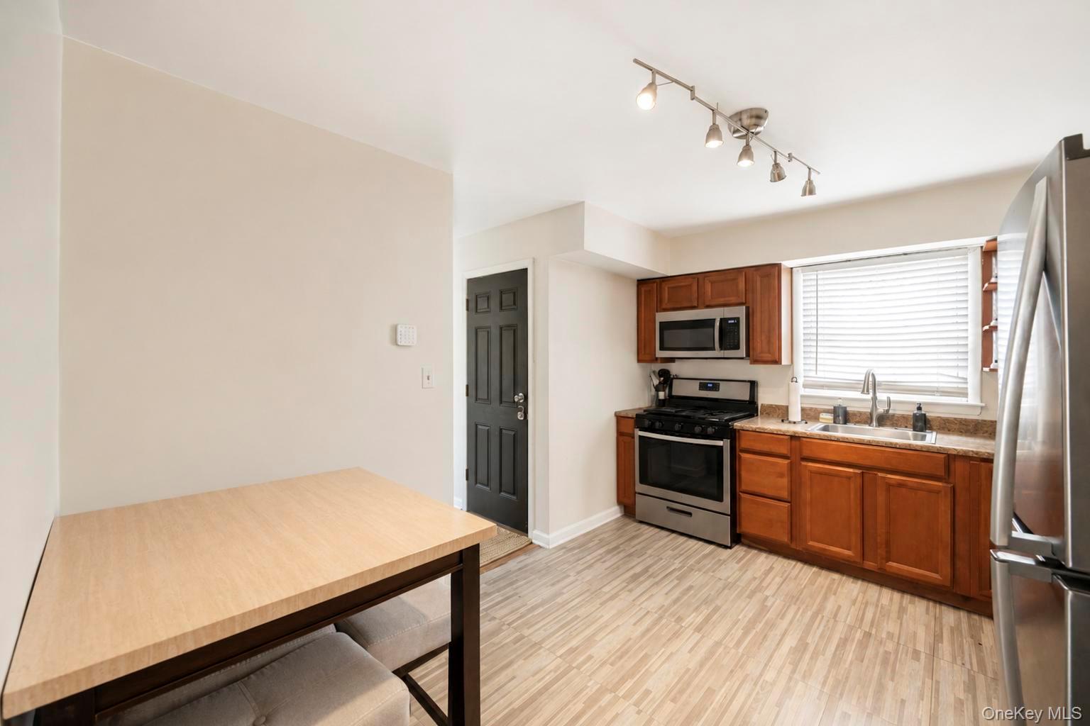 5 Tyler Avenue – For Rent photo 12