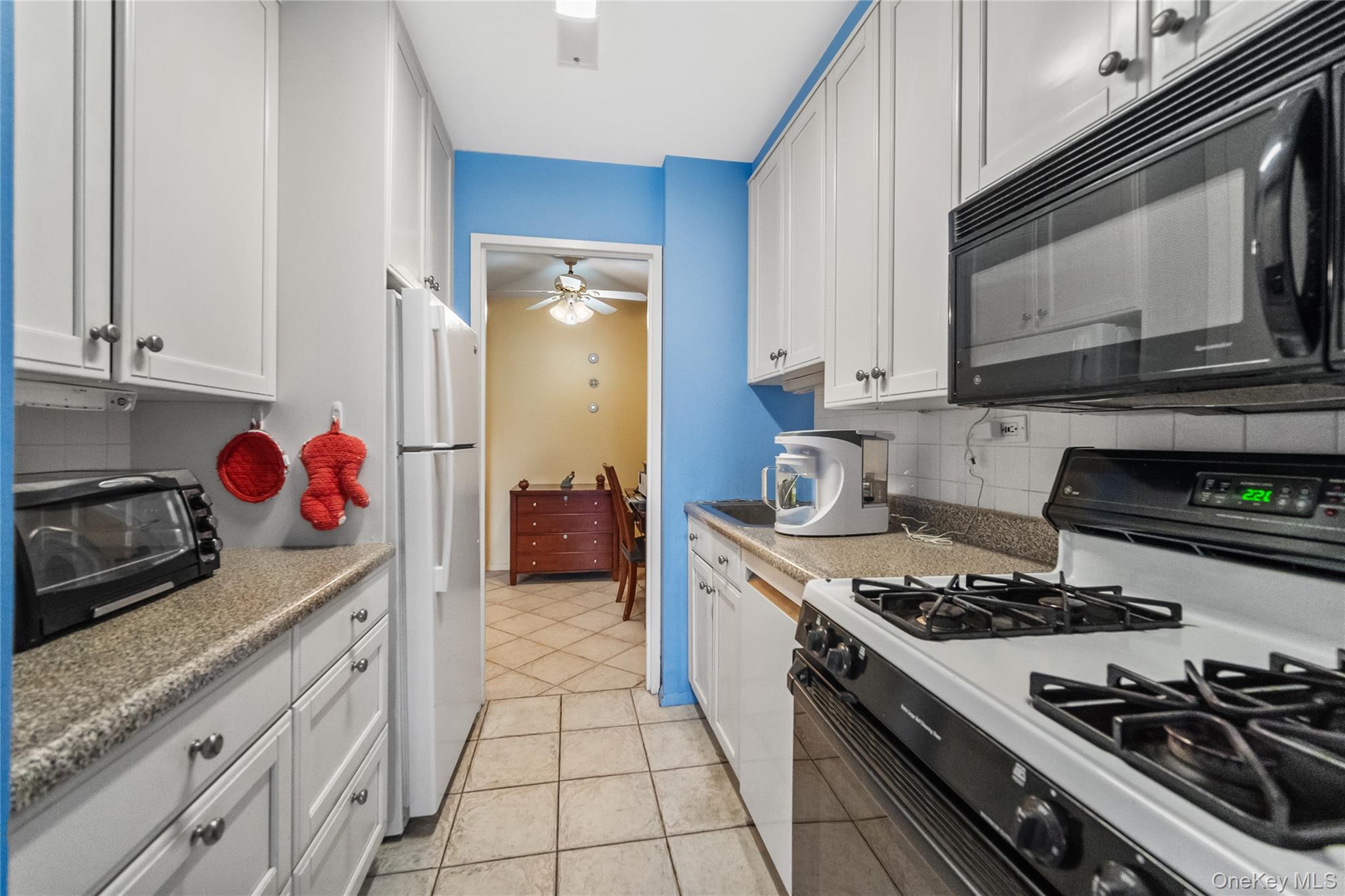 100 E Hartsdale Avenue, Unit 6LW photo 12