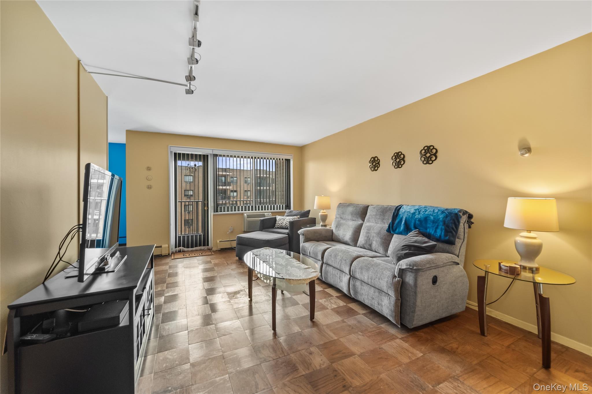 100 E Hartsdale Avenue, Unit 6LW photo 4