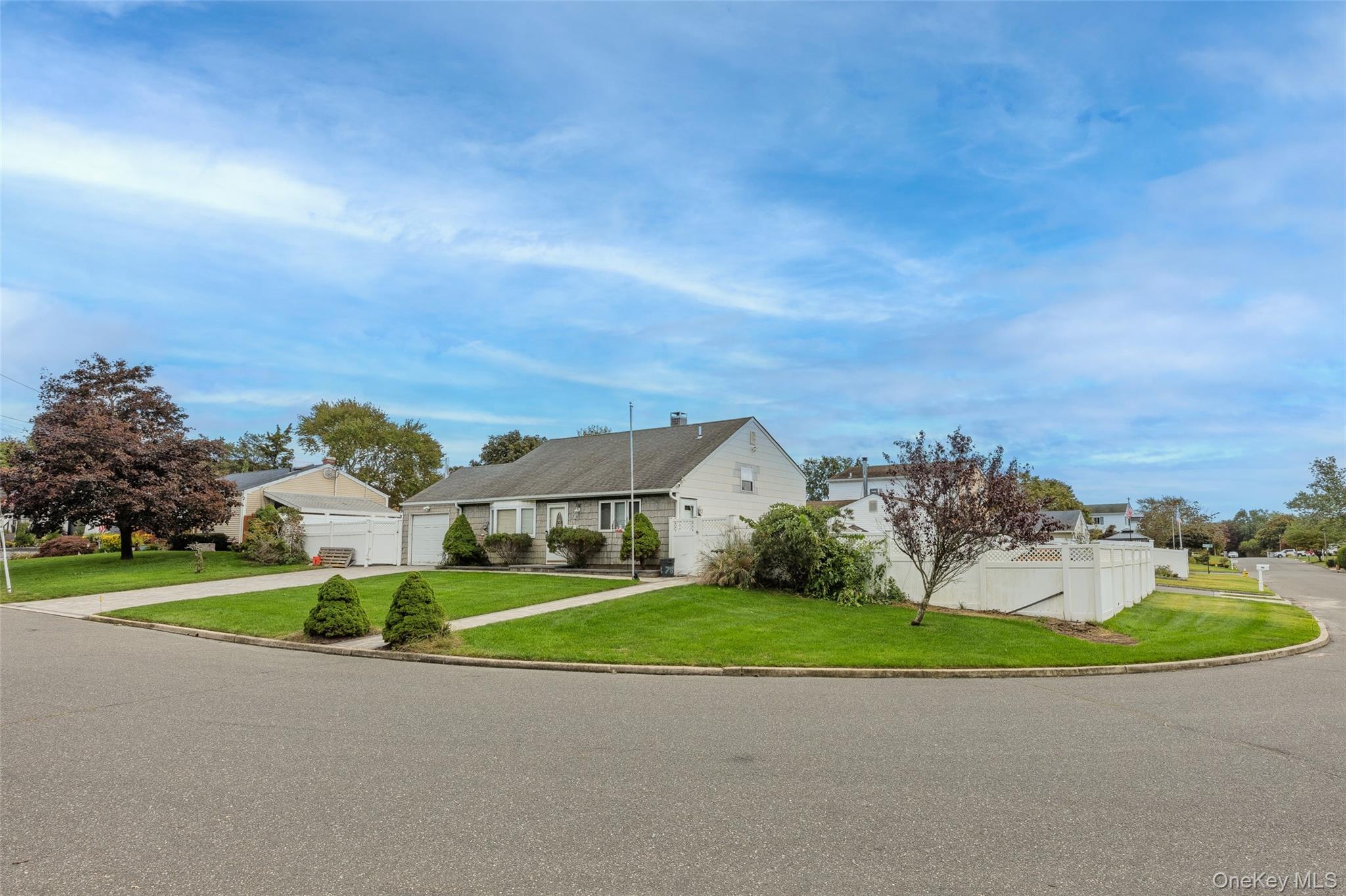 78 Circle Drive N – For Sale photo 2