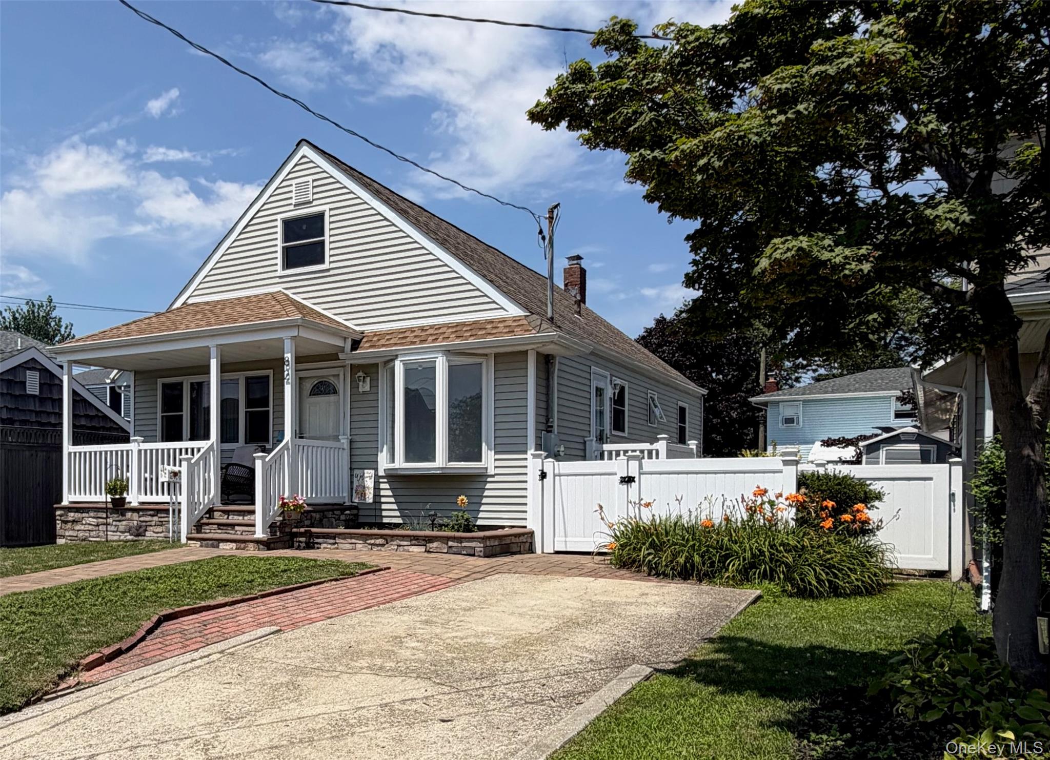 82 E Hollywood Avenue – For Rent