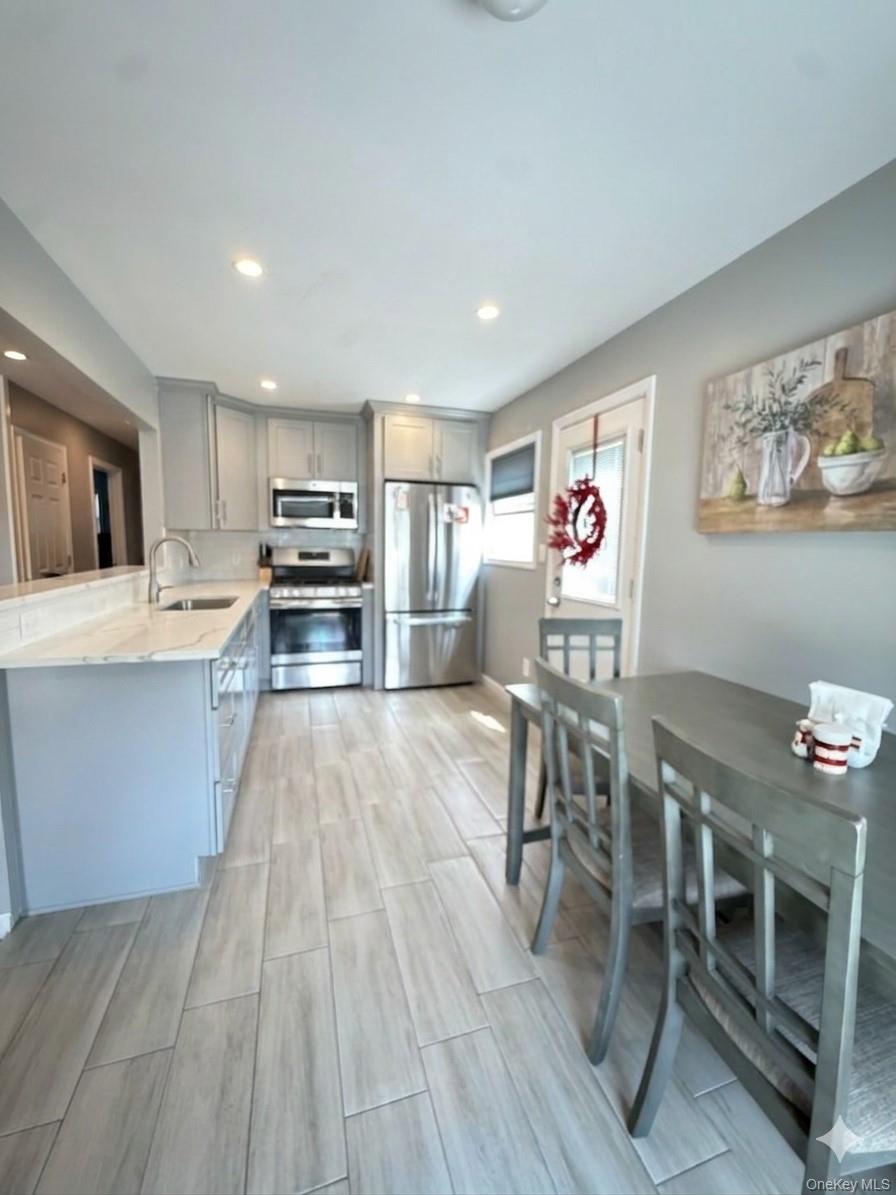 82 E Hollywood Avenue – For Rent photo 2