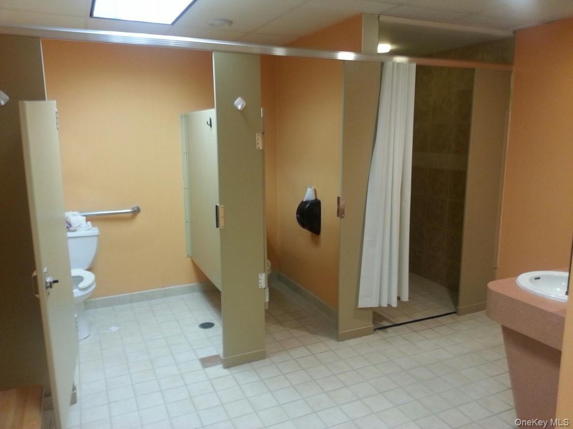 1061 N Broadway – For Sale photo 10