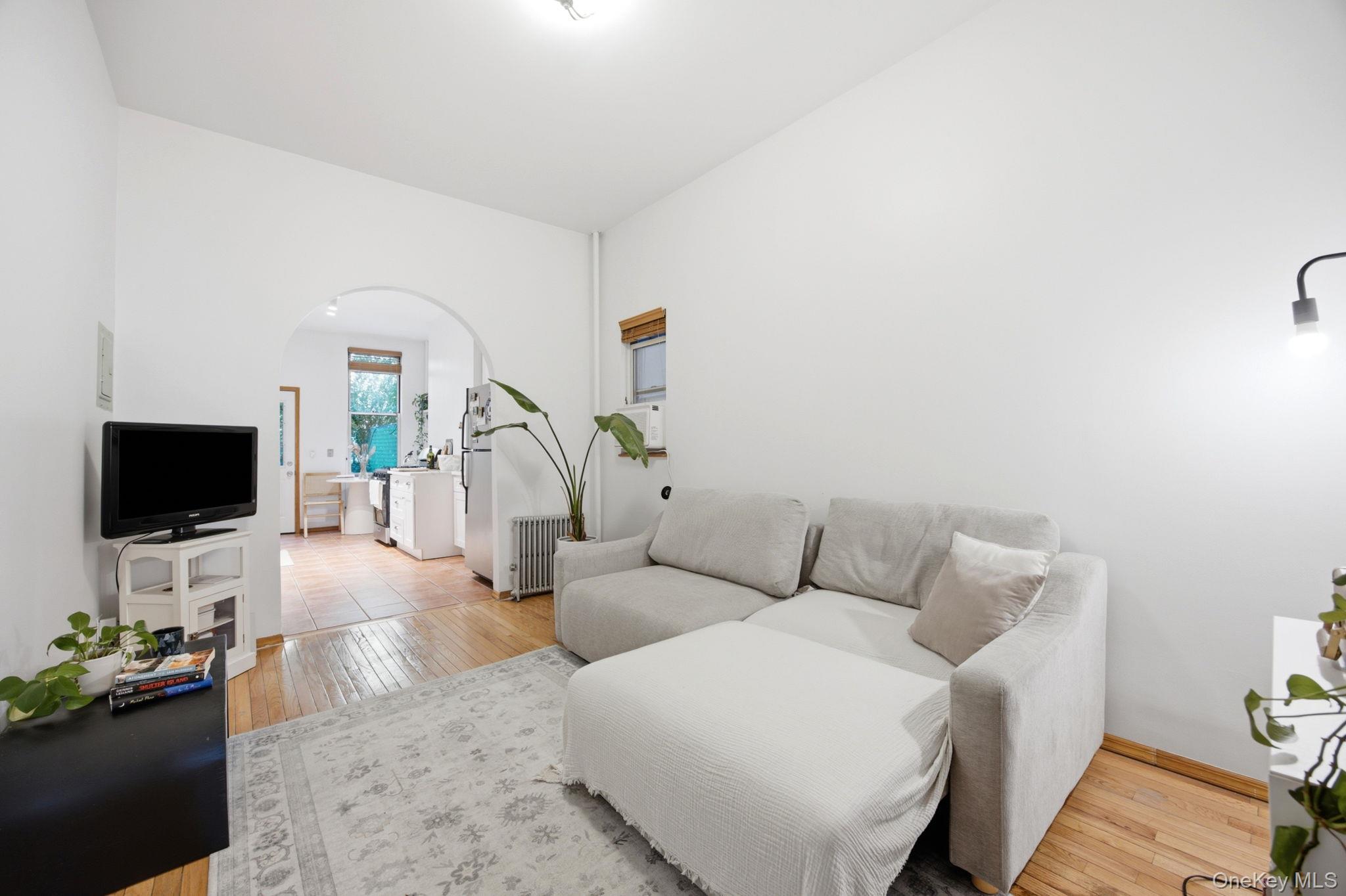 317 Eckford Street – For Sale photo 4