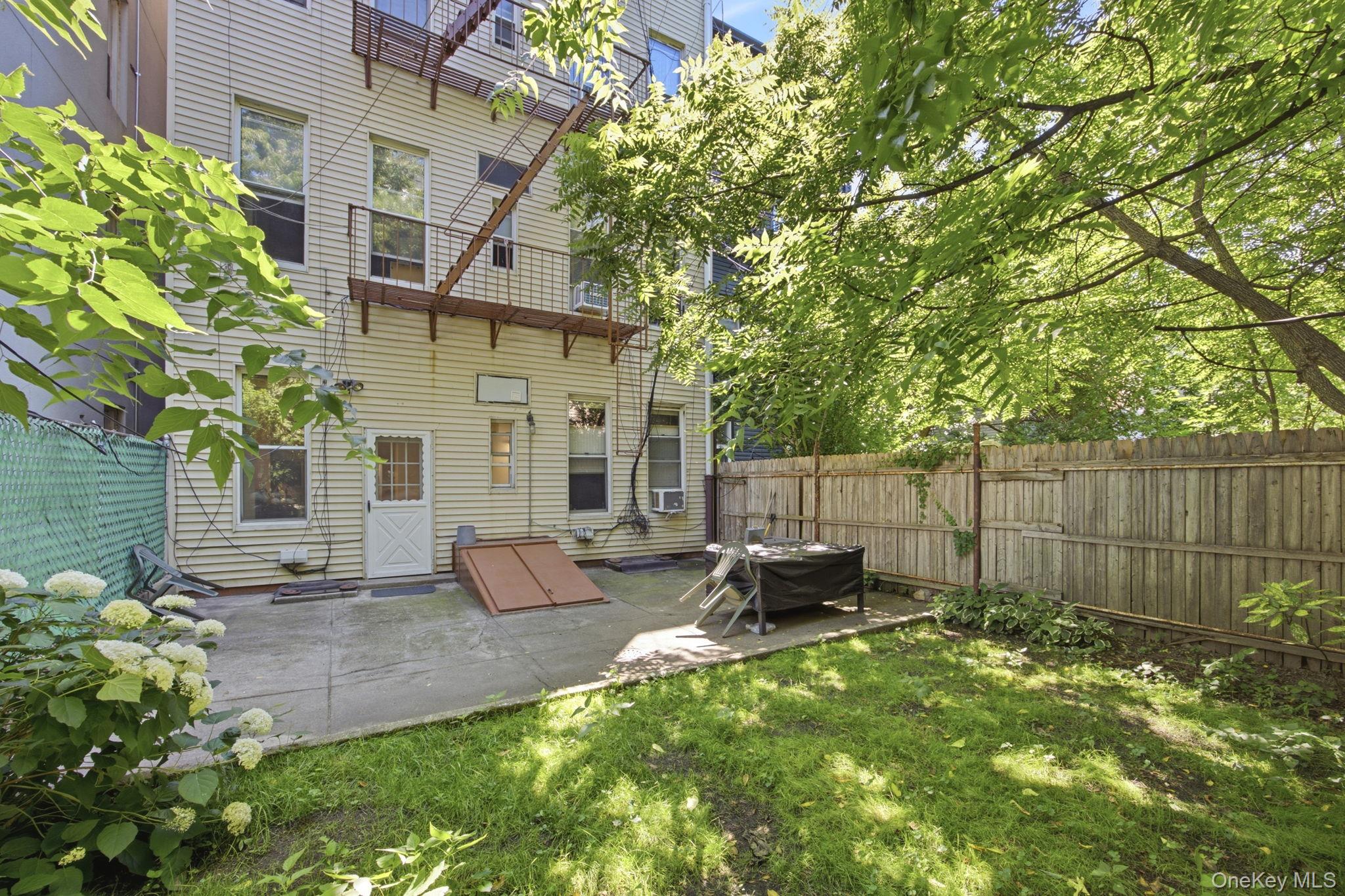 317 Eckford Street – For Sale photo 27