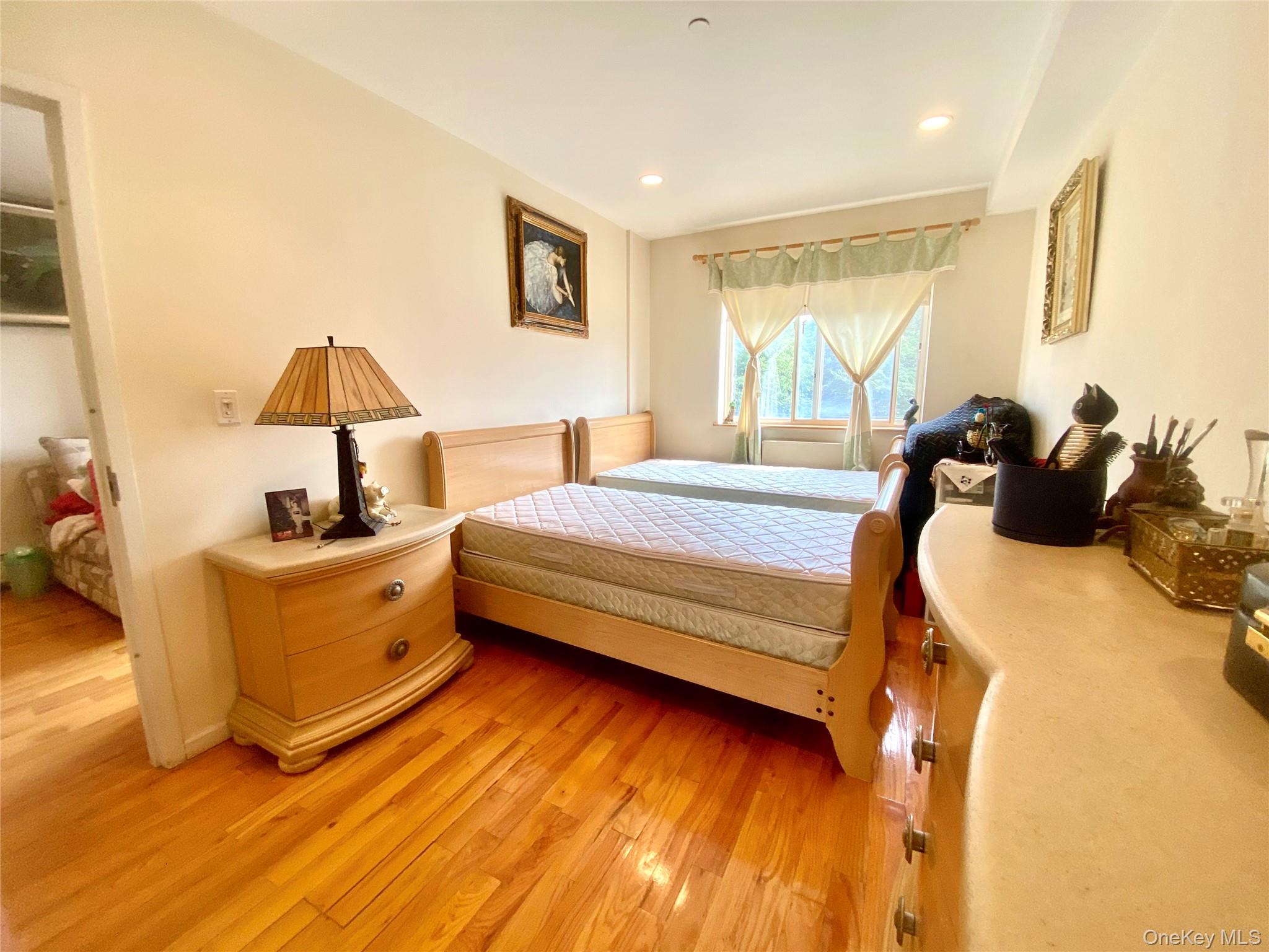 3822 147th Street, Unit 5B photo 18