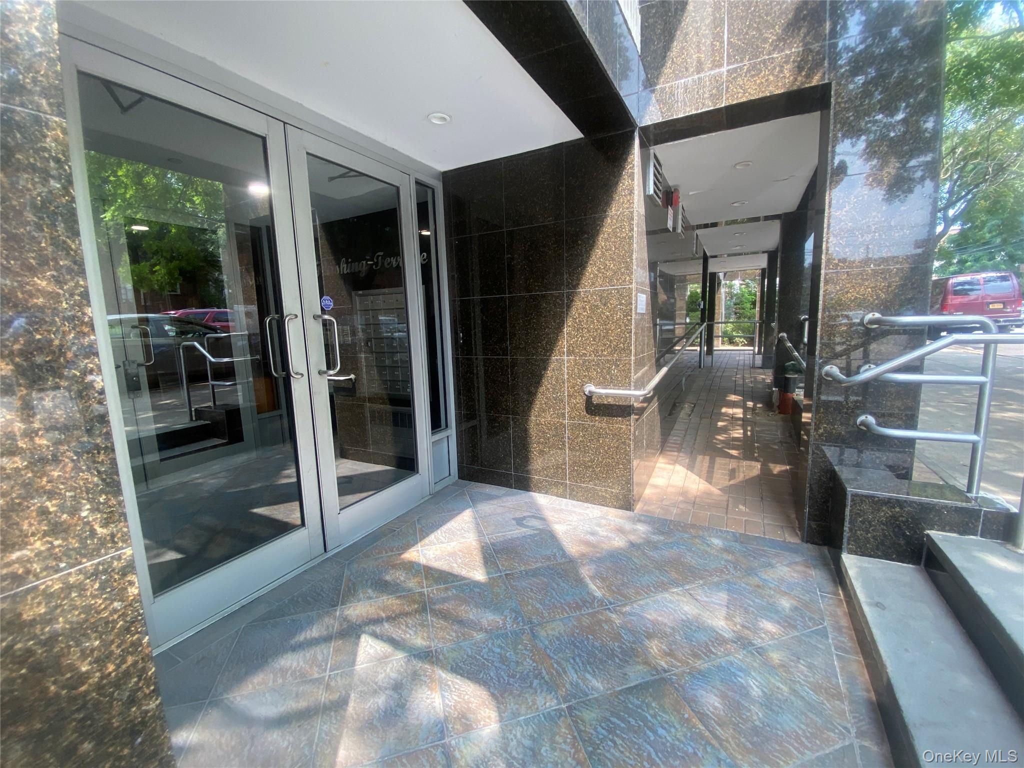 3822 147th Street, Unit 5B photo 2