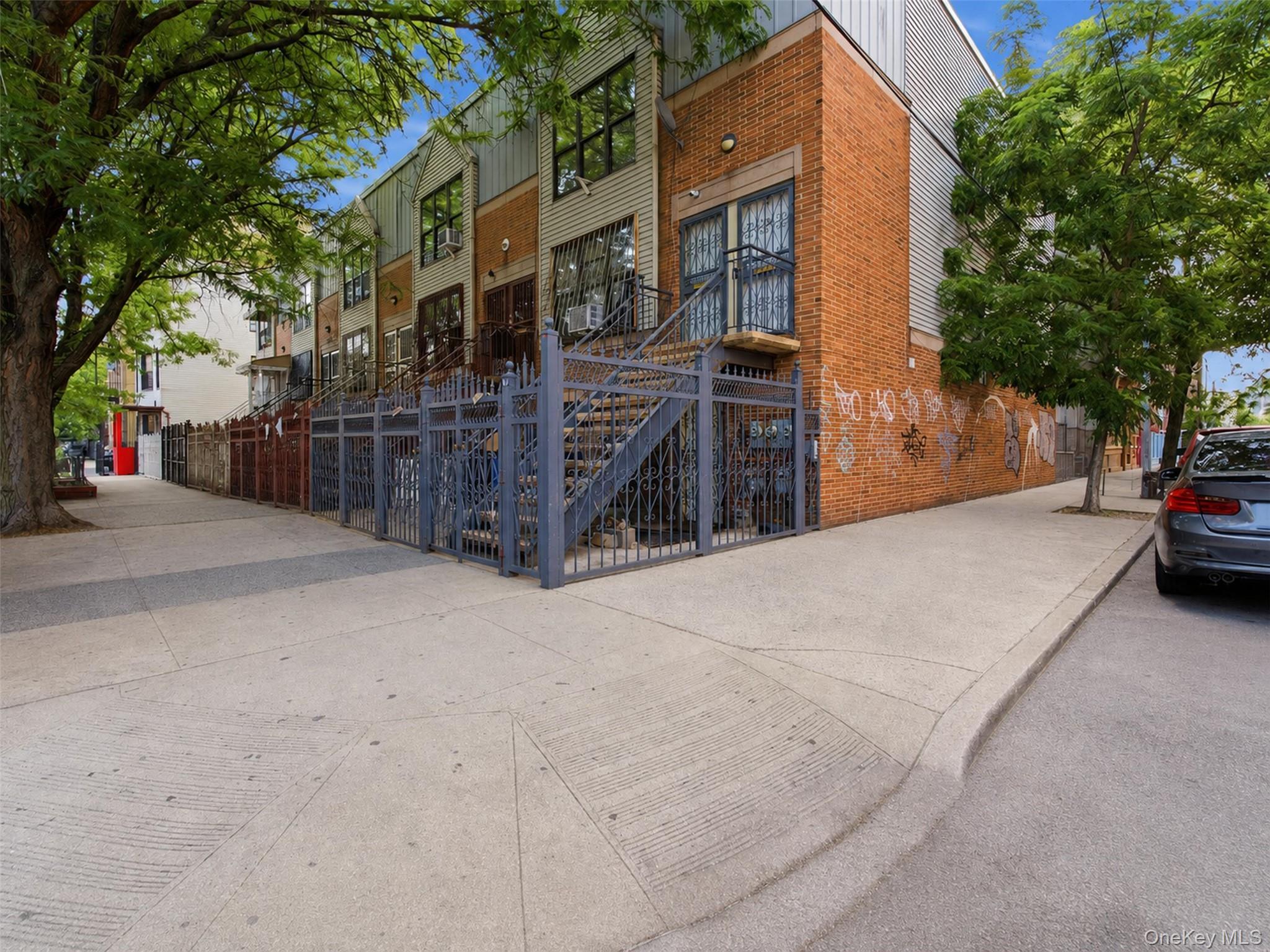 2000 Mapes Avenue – For Sale
