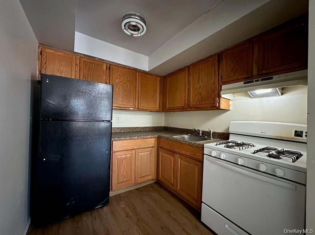 2000 Mapes Avenue – For Sale photo 20