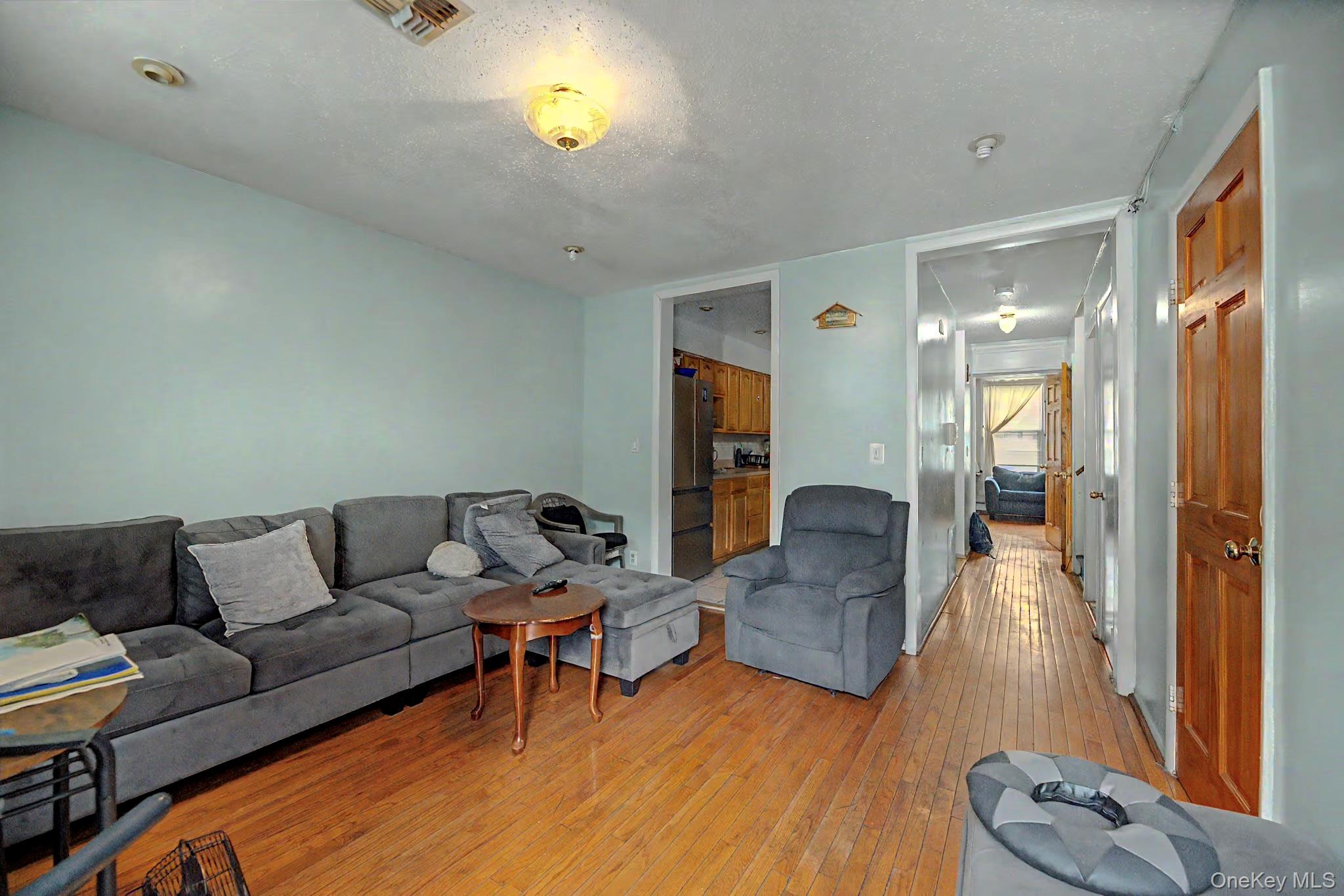 658 Beck Street – For Sale photo 3