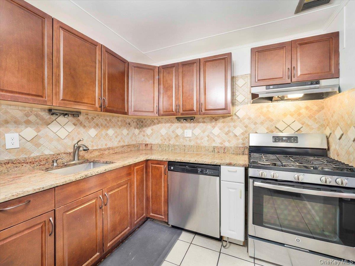 10 Brevoort Drive, Unit 2A photo 6