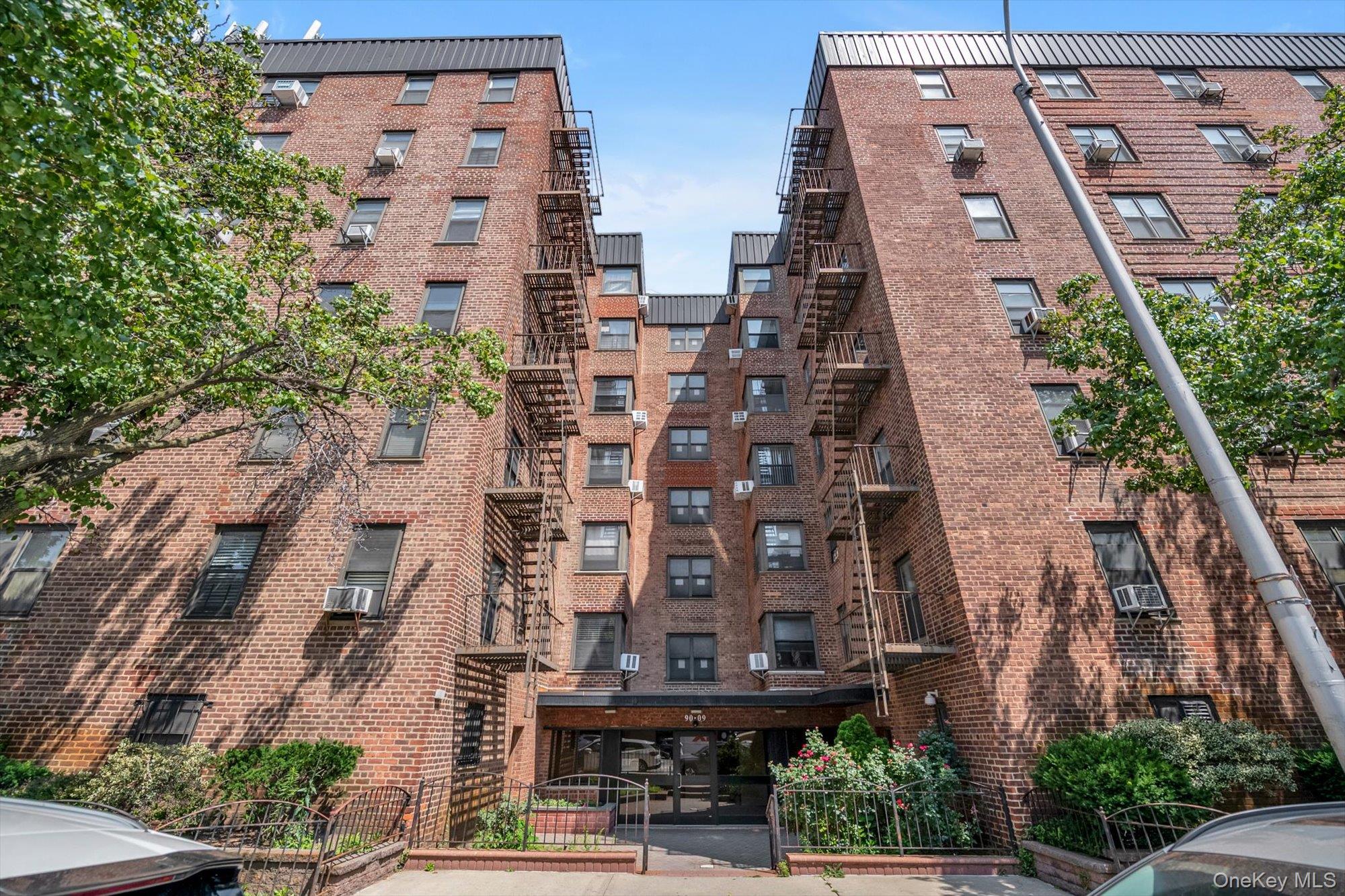 90-09 N Northern, Unit 102