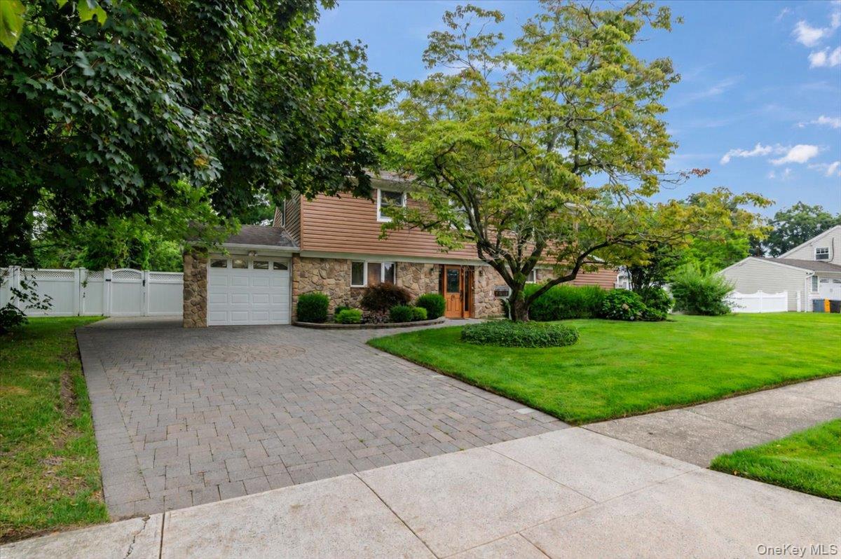 9 Donald Drive – For Sale photo 2