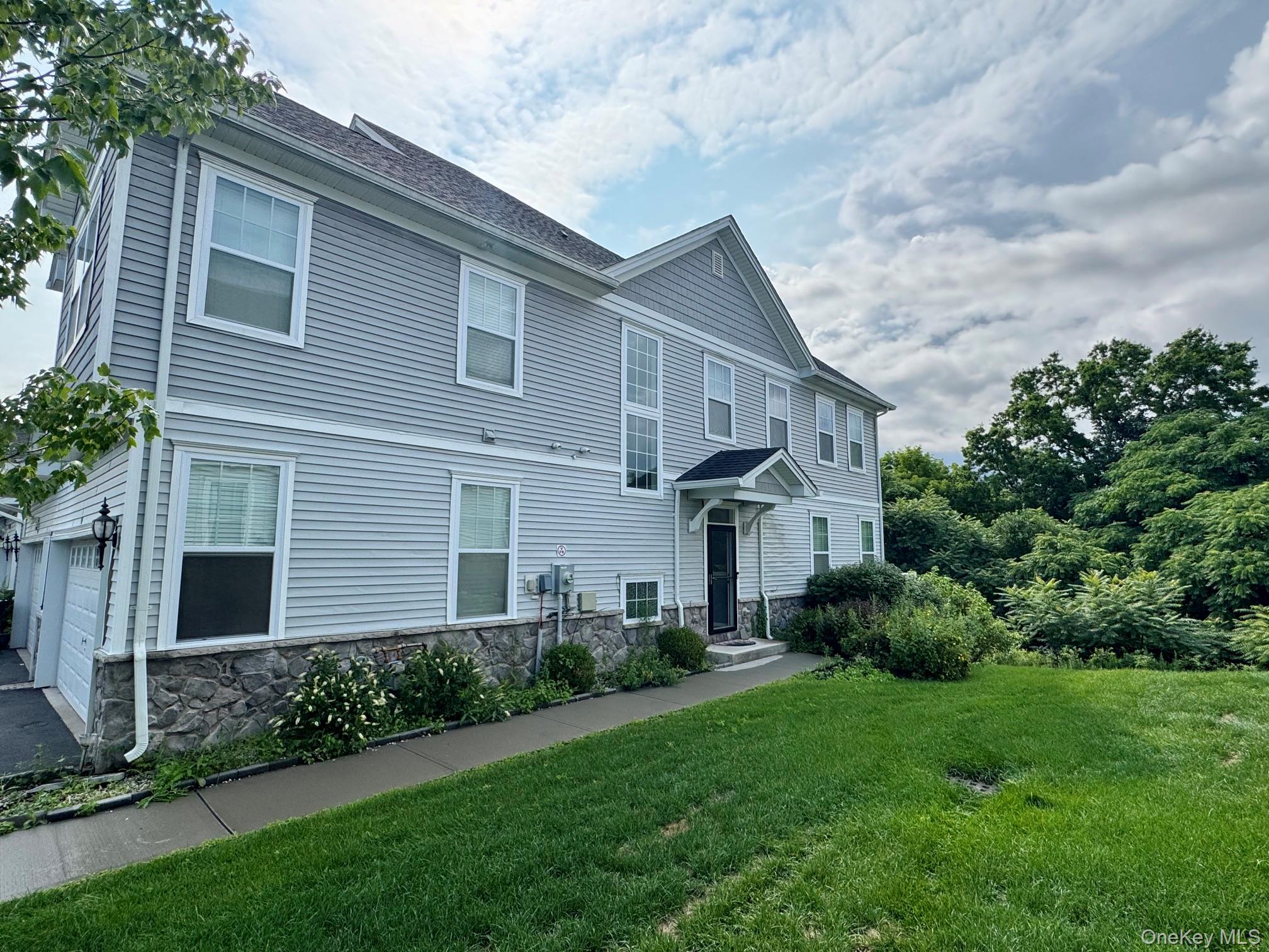 95 Meadow View Drive – For Rent photo 4
