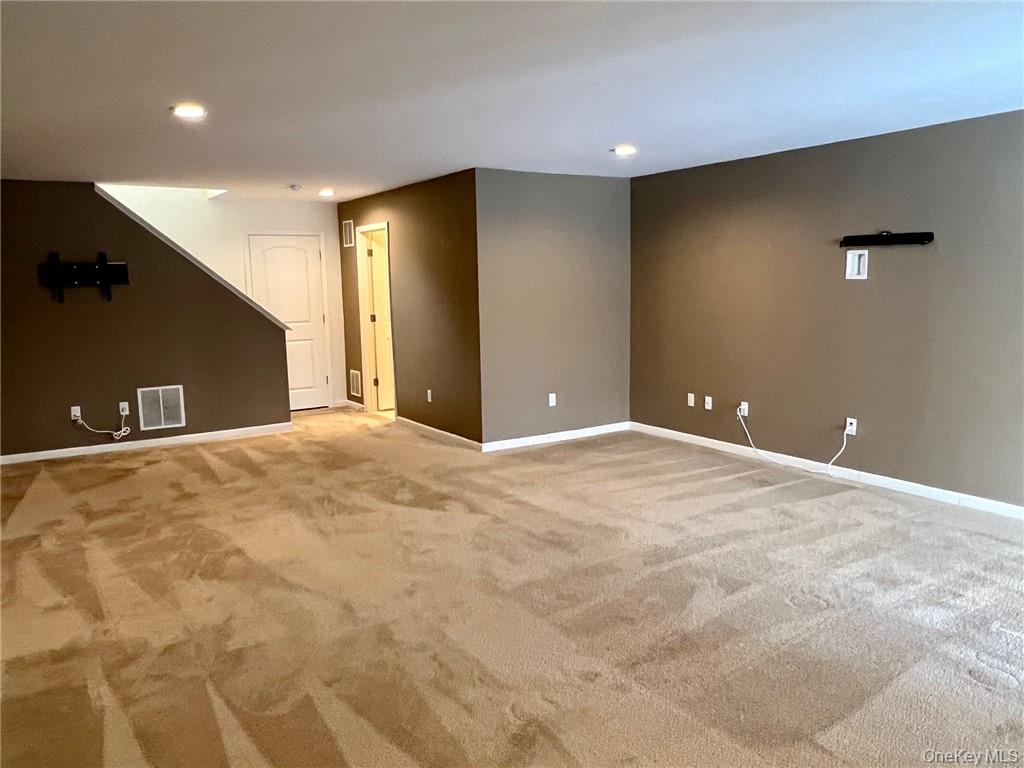 95 Meadow View Drive – For Rent photo 29