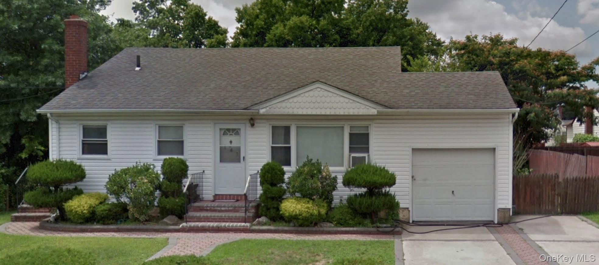 187 Urban Avenue – For Sale