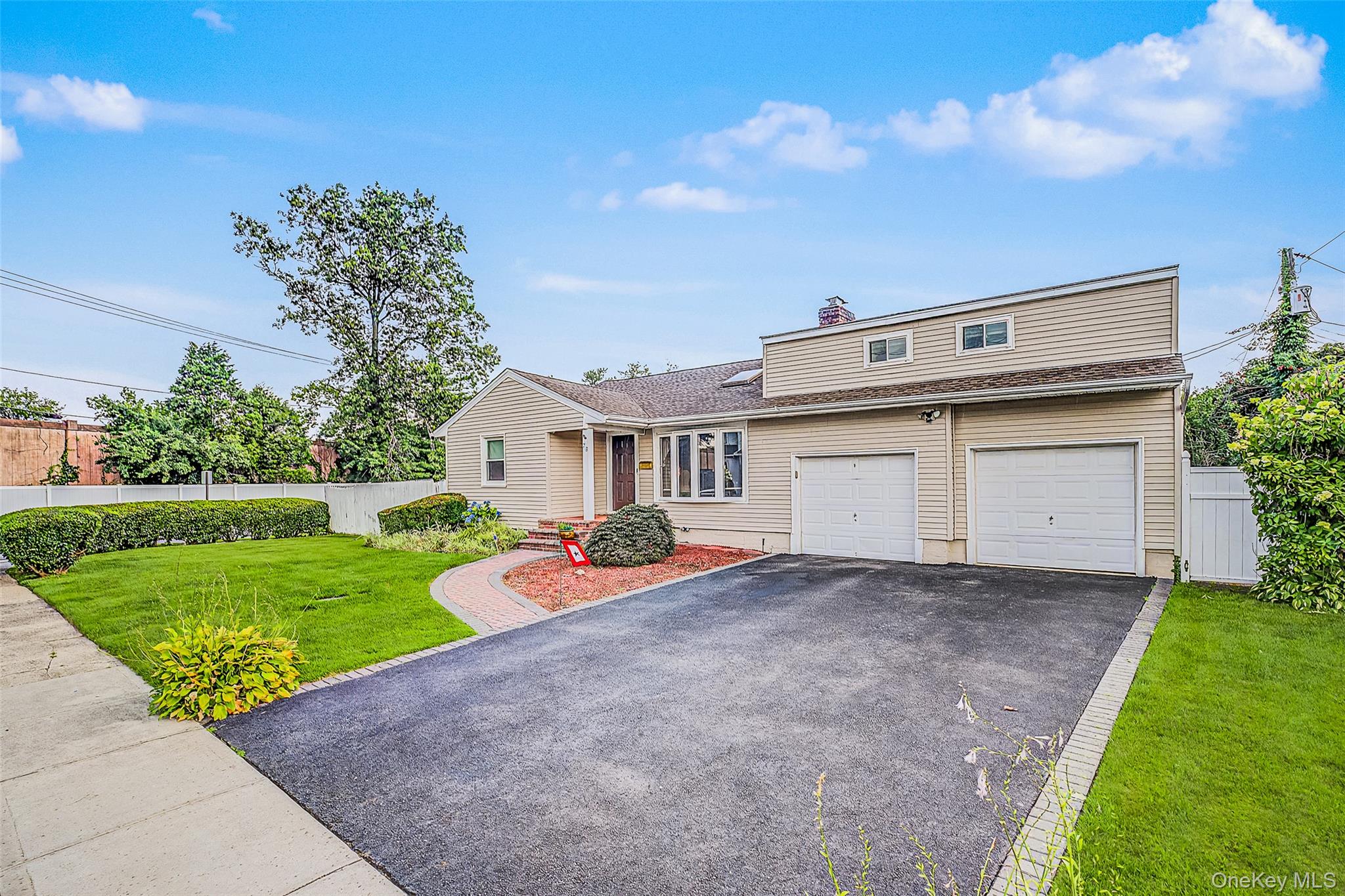 28 Greenvale Lane – For Sale photo 2