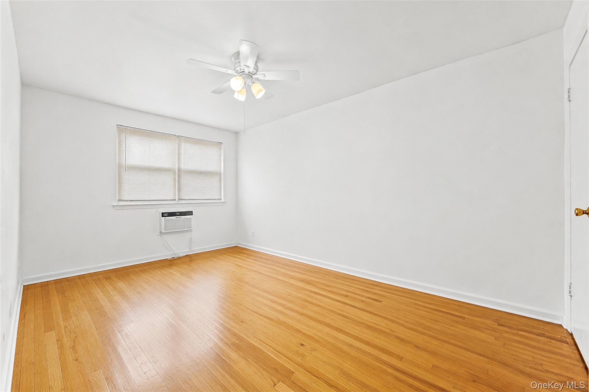 42-18 235 Street – For Sale photo 23