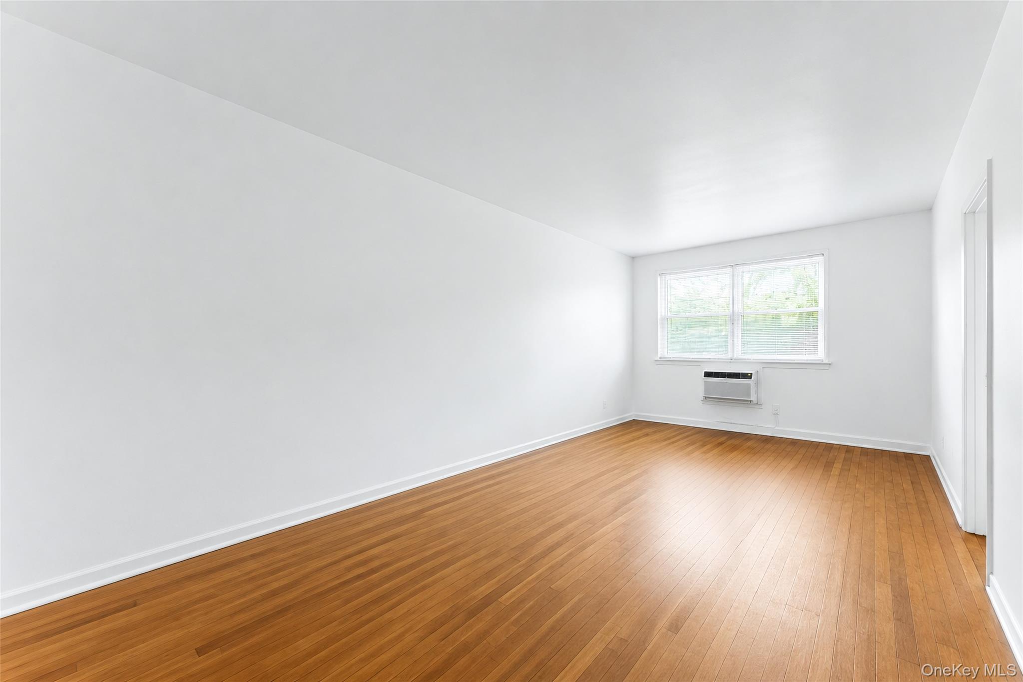 42-18 235 Street – For Sale photo 15