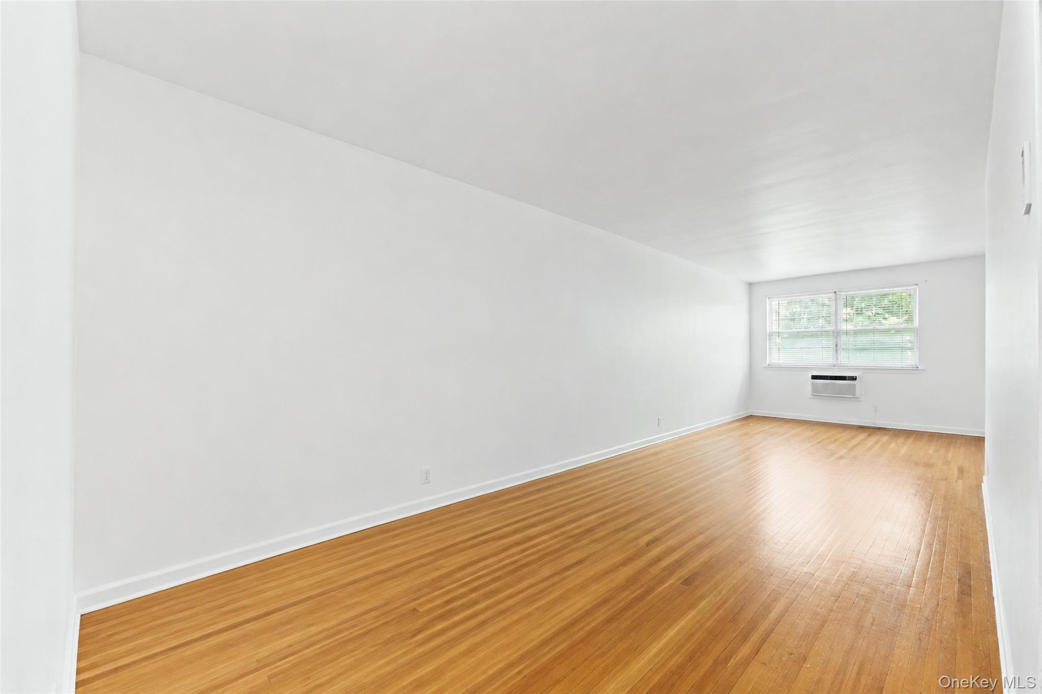 42-18 235 Street – For Sale photo 18