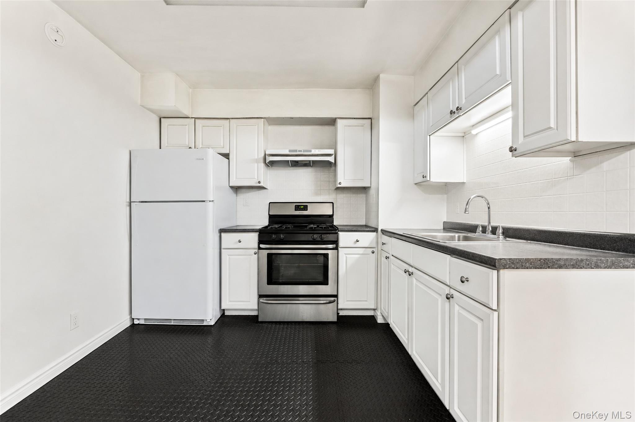 42-18 235 Street – For Sale photo 19