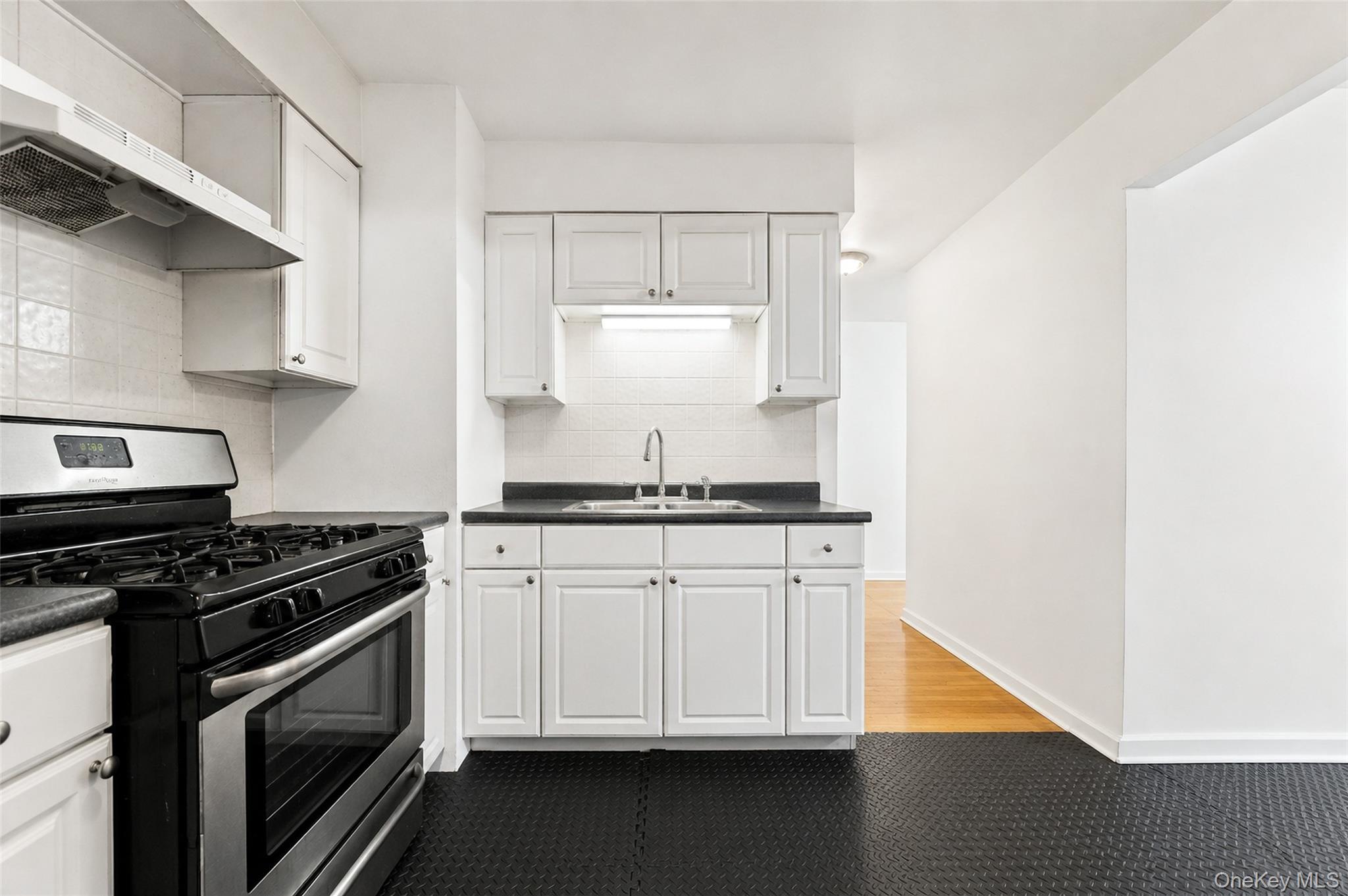 42-18 235 Street – For Sale photo 20
