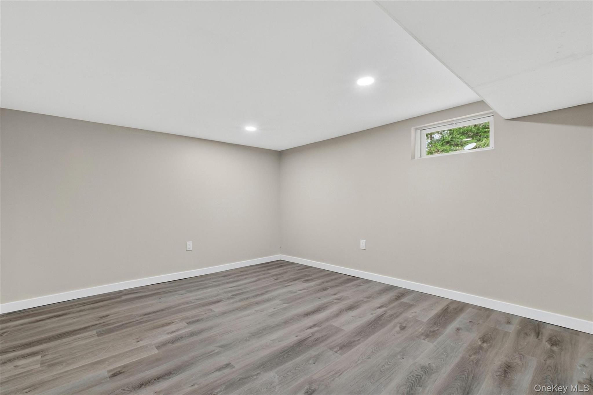 80 N Cross Road – For Sale photo 34