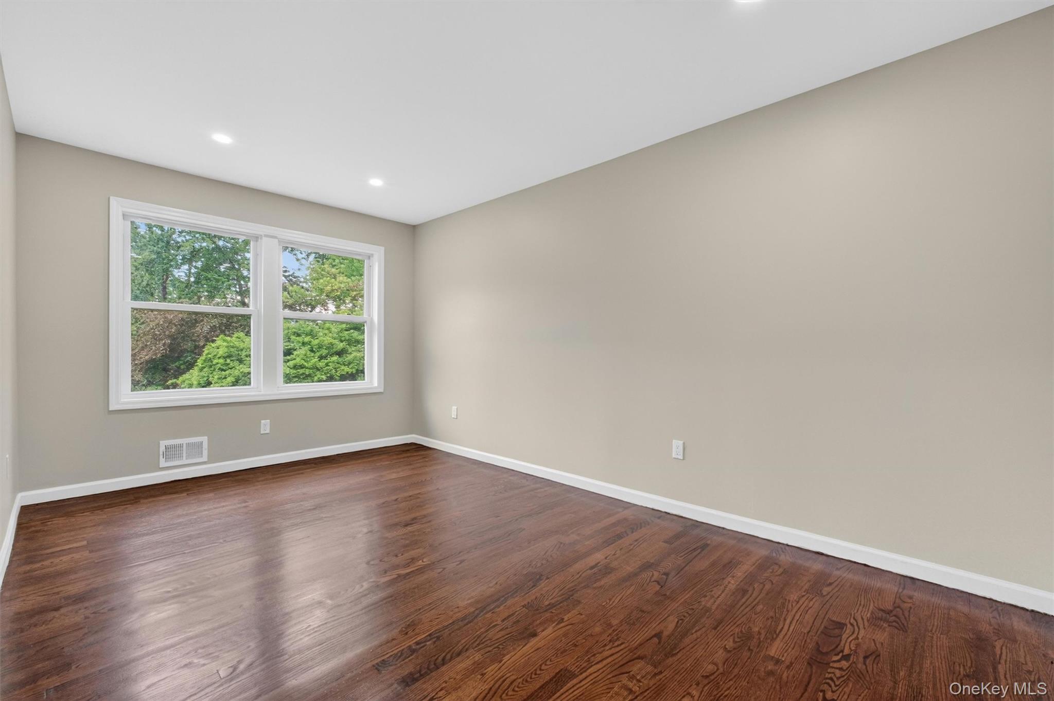80 N Cross Road – For Sale photo 28