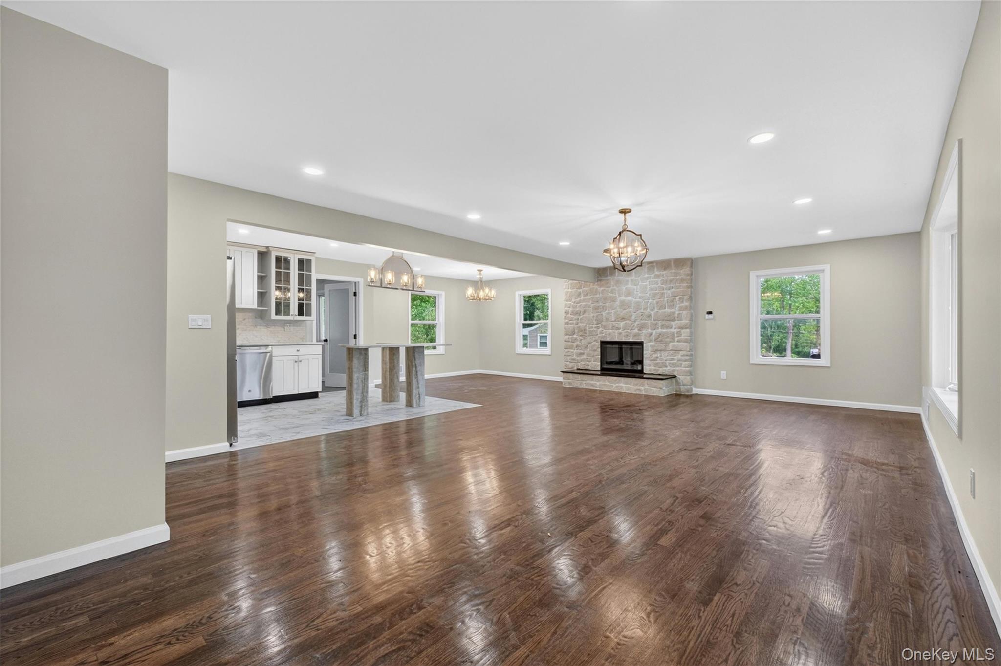 80 N Cross Road – For Sale photo 3