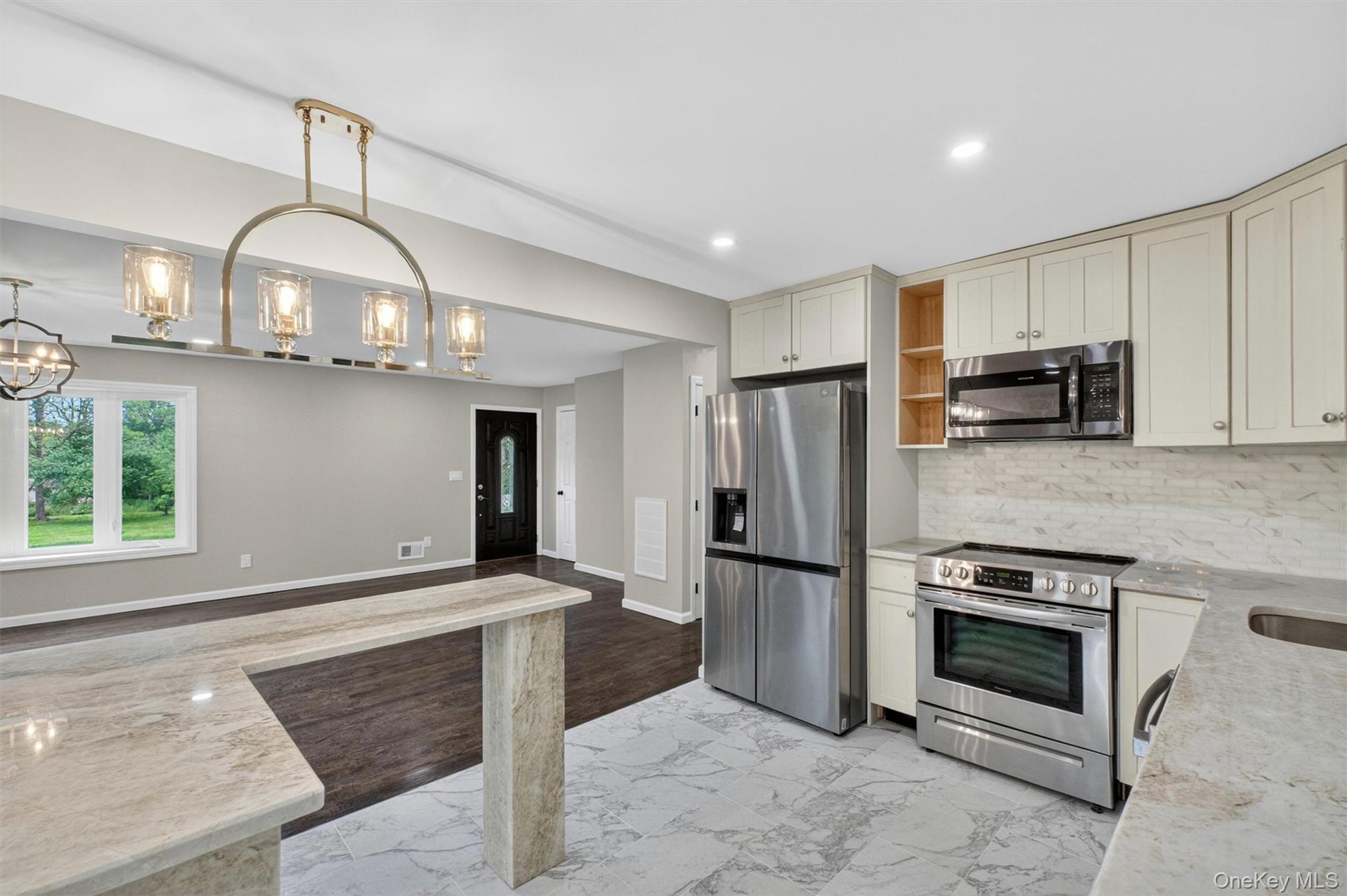 80 N Cross Road – For Sale photo 10