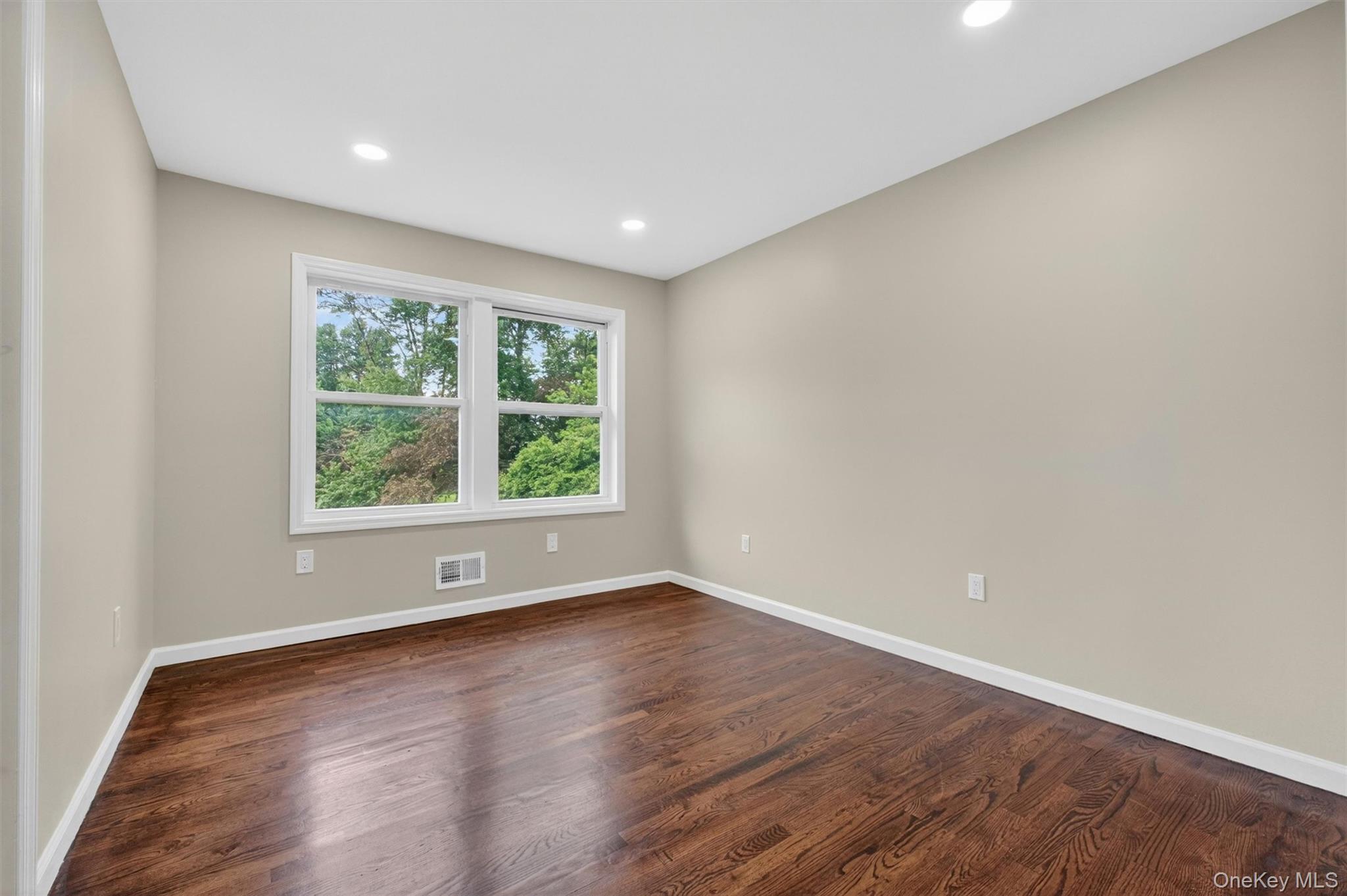 80 N Cross Road – For Sale photo 26