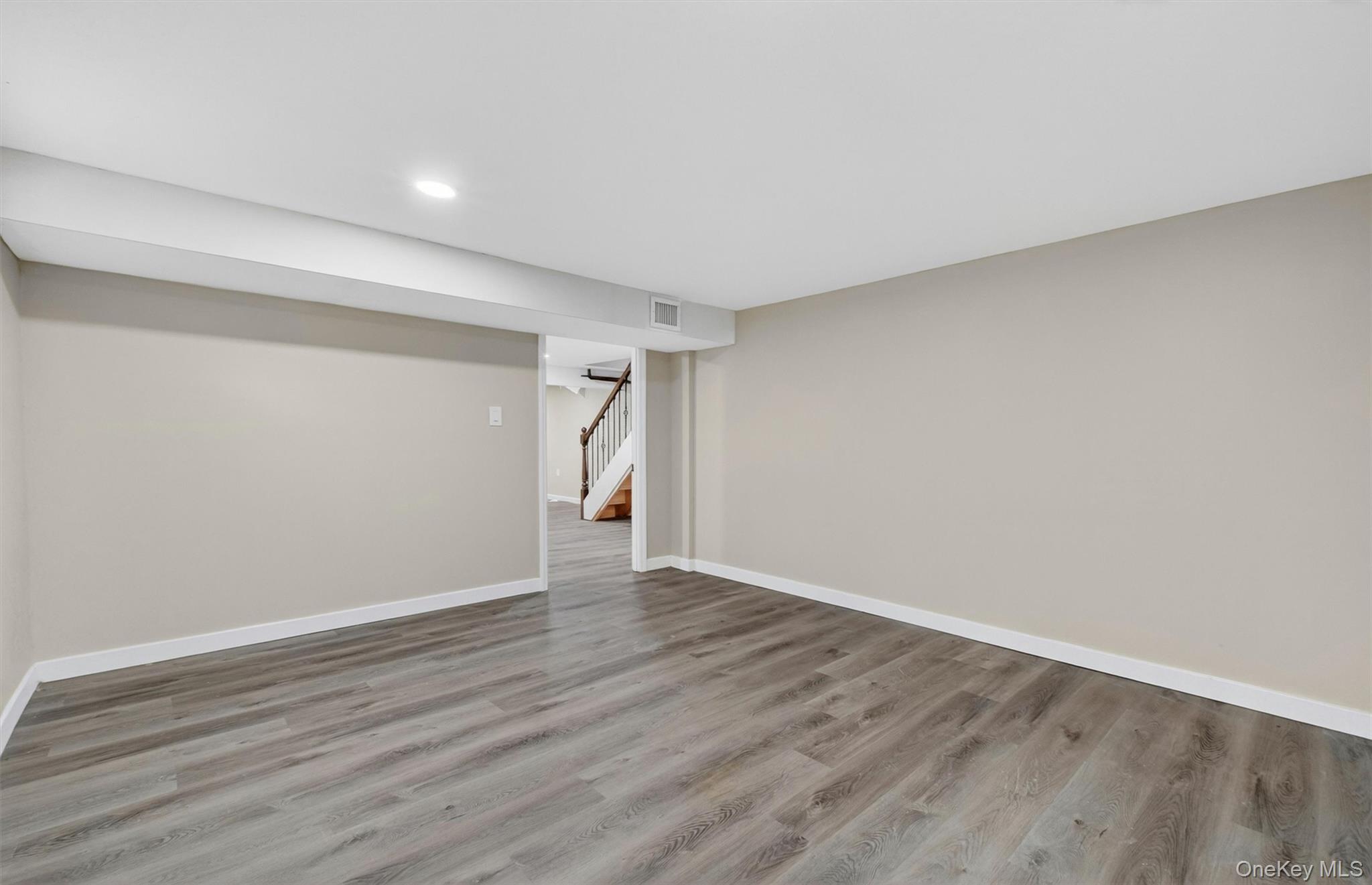 80 N Cross Road – For Sale photo 35