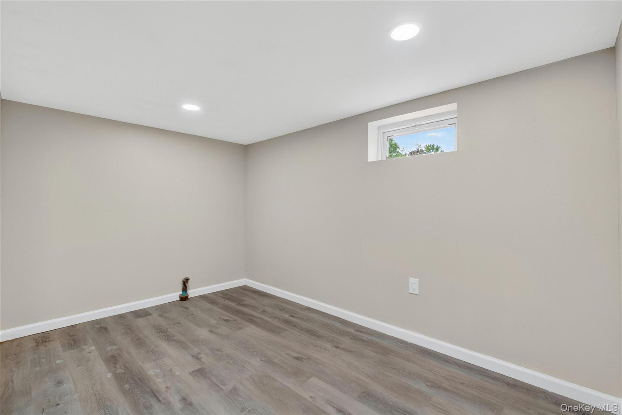 80 N Cross Road – For Sale photo 36