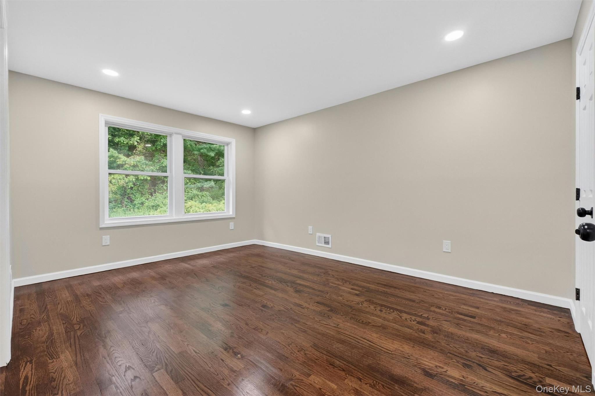 80 N Cross Road – For Sale photo 23