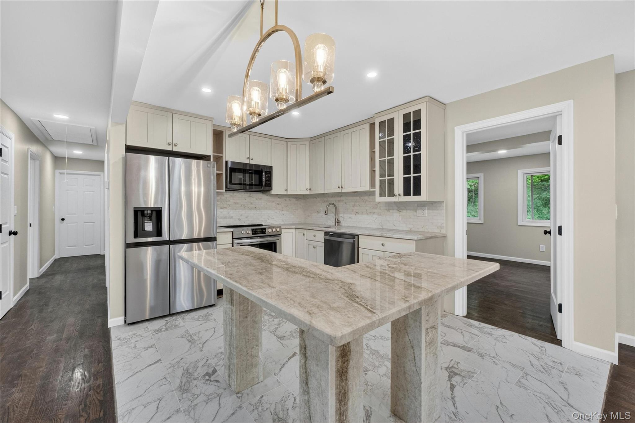 80 N Cross Road – For Sale photo 9