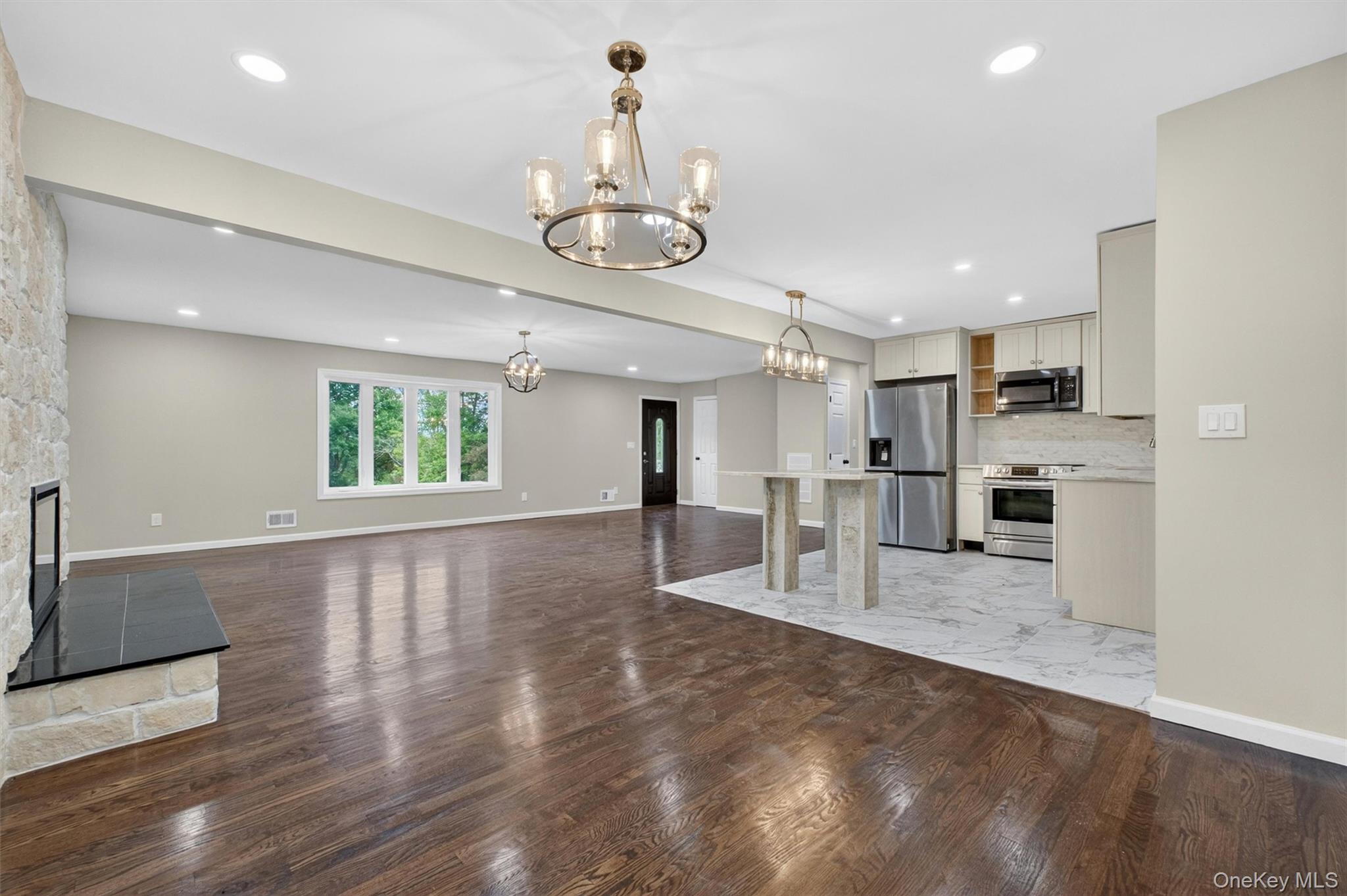 80 N Cross Road – For Sale photo 16