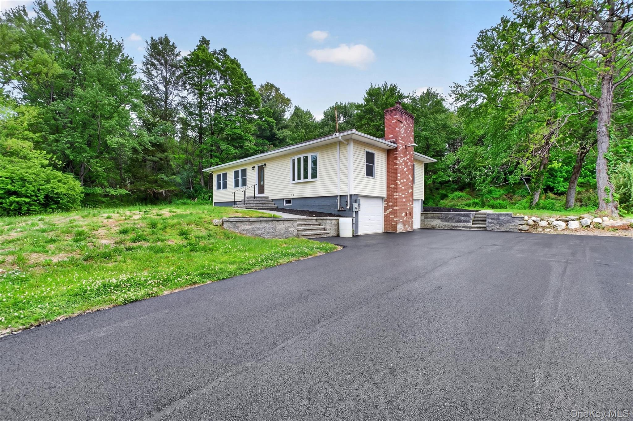 80 N Cross Road – For Sale photo 2