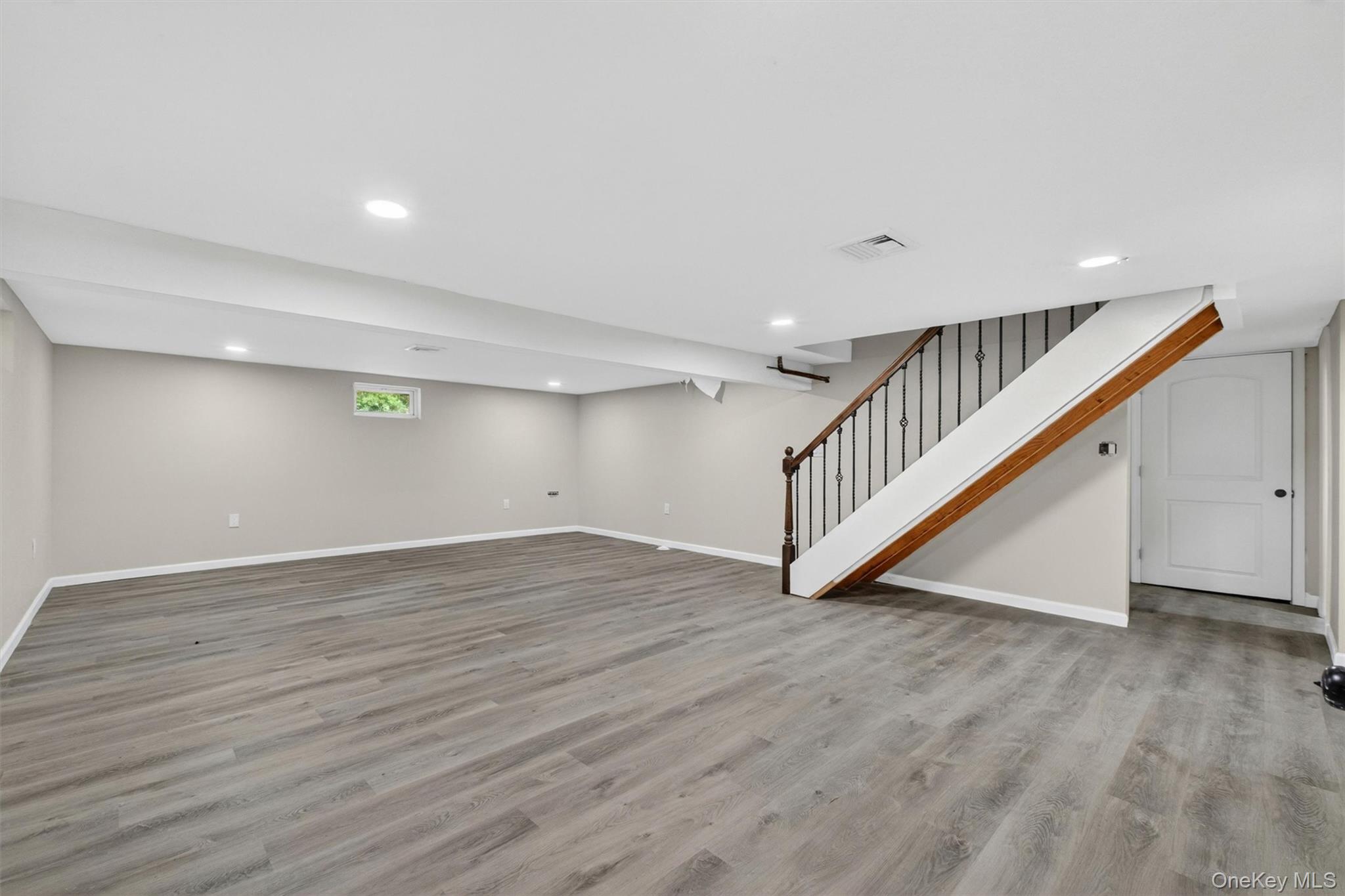 80 N Cross Road – For Sale photo 33