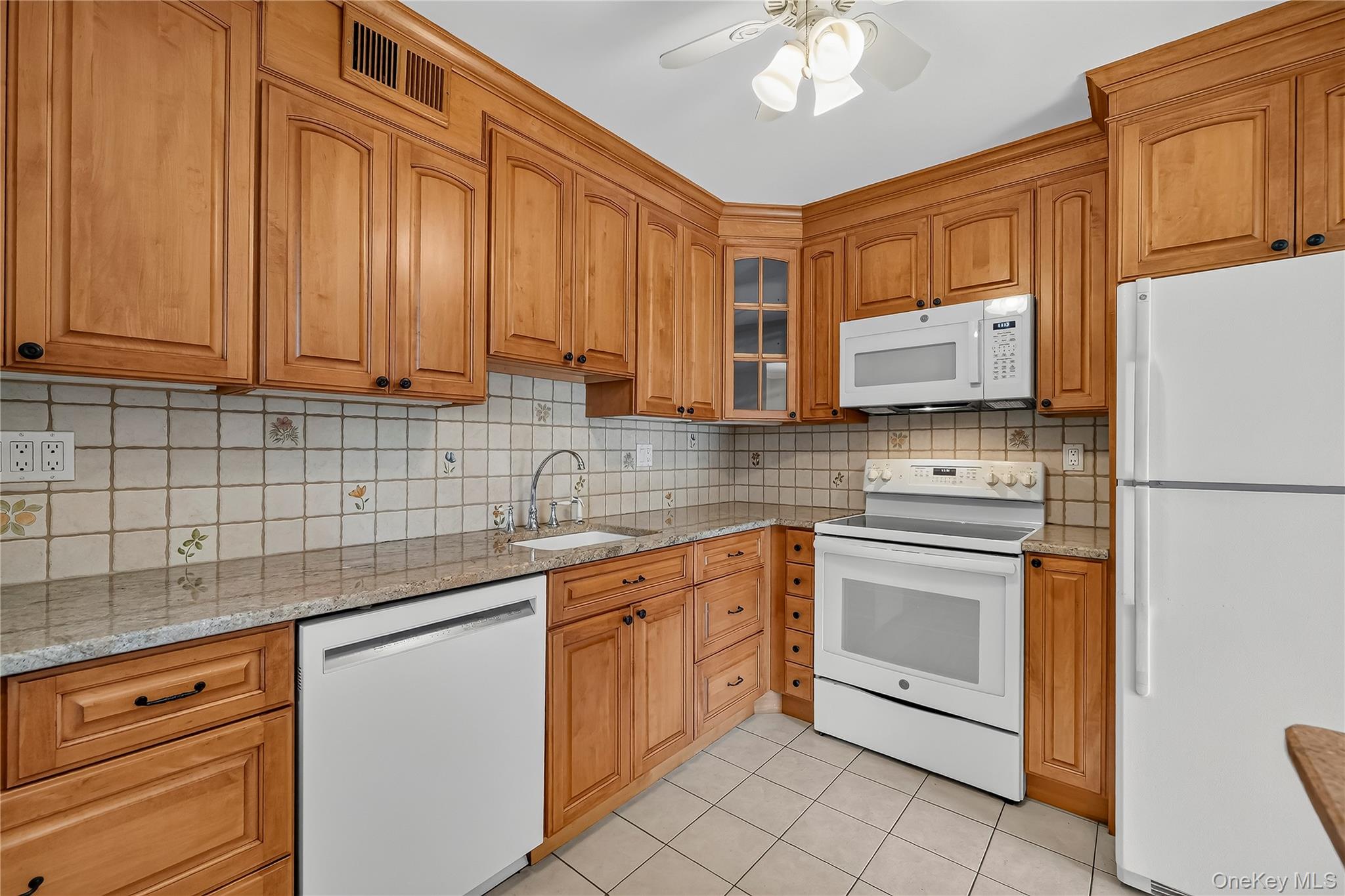 196 Long Hill Drive, Unit B photo 10