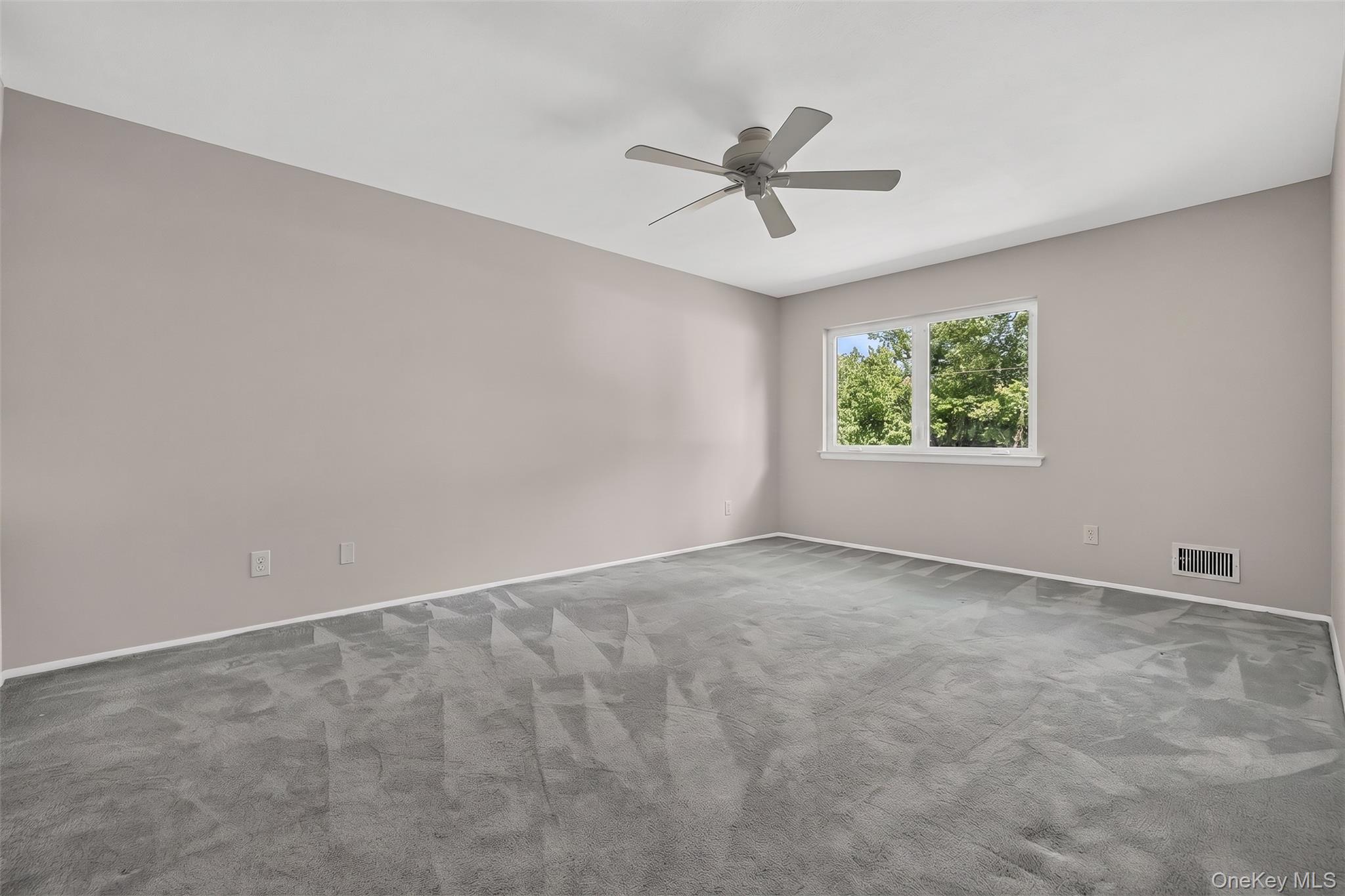 196 Long Hill Drive, Unit B photo 22