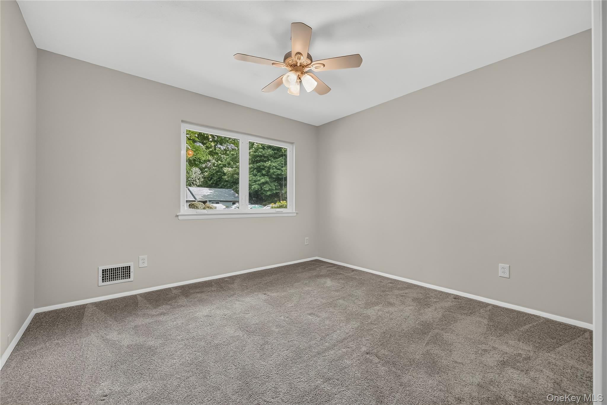 196 Long Hill Drive, Unit B photo 24
