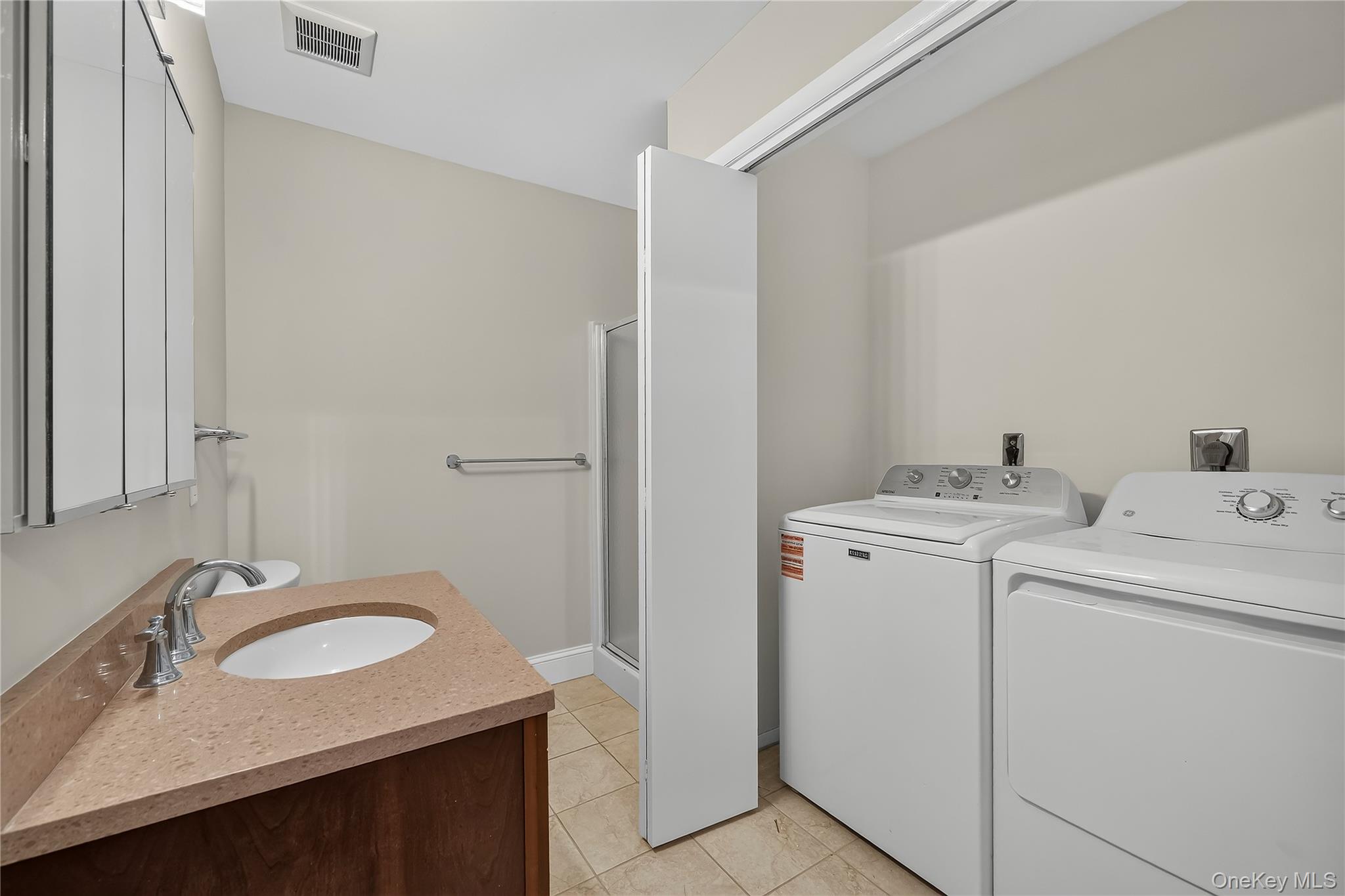 196 Long Hill Drive, Unit B photo 26