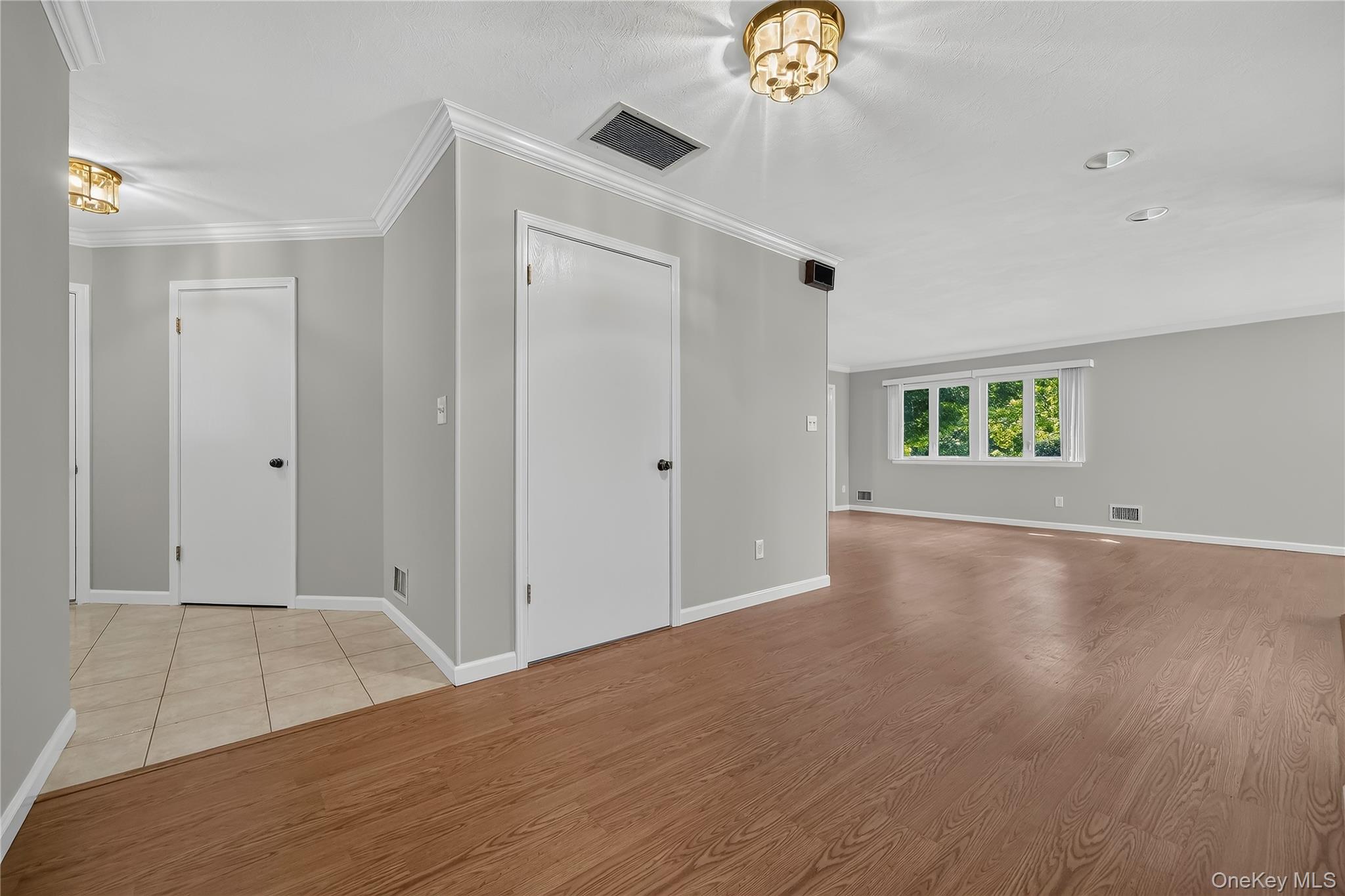 196 Long Hill Drive, Unit B photo 5