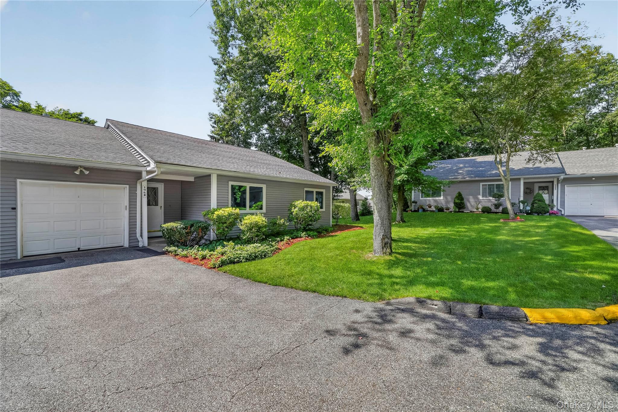 196 Long Hill Drive, Unit B photo 2