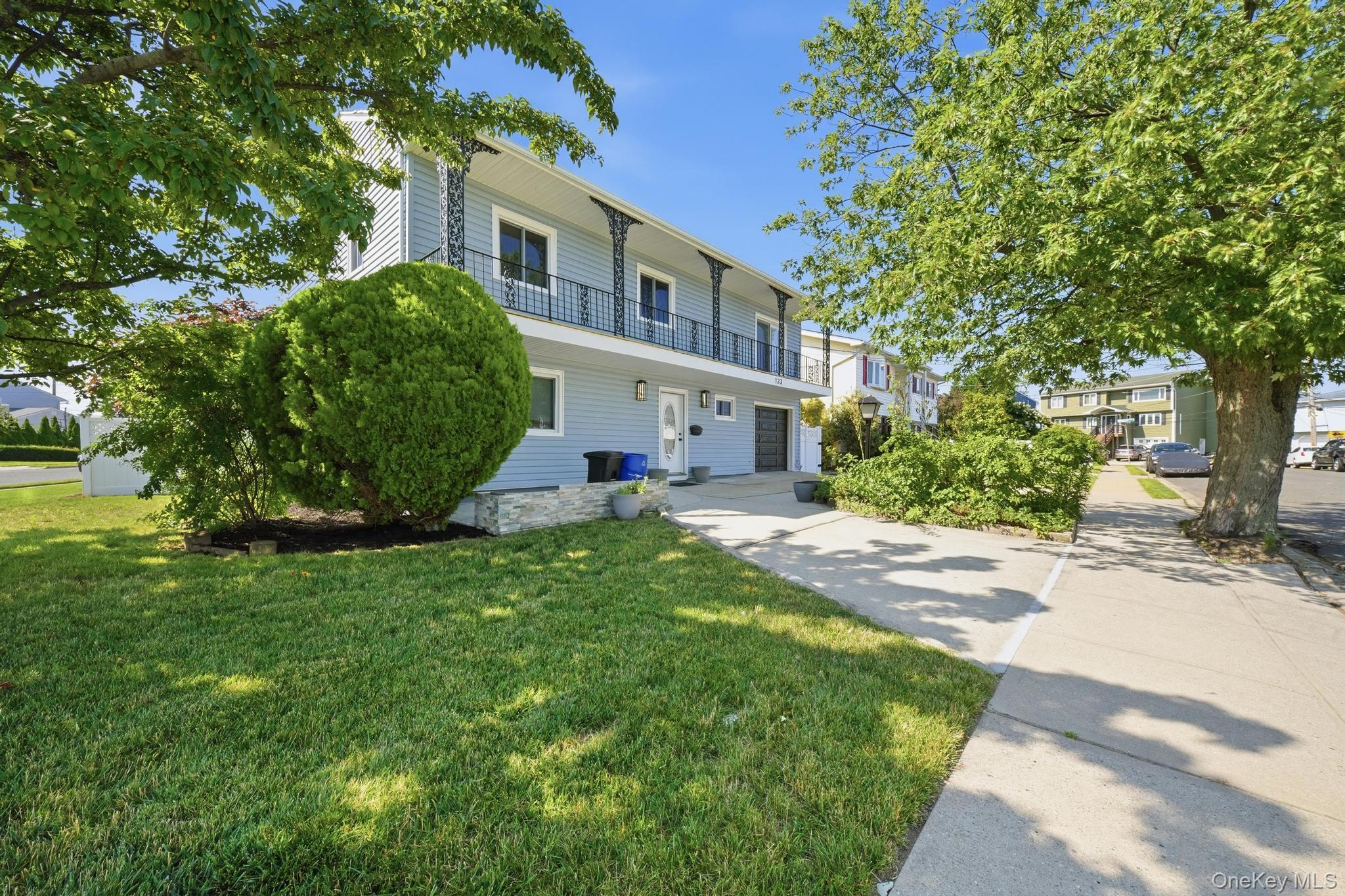 133 Meister Boulevard – For Sale photo 2