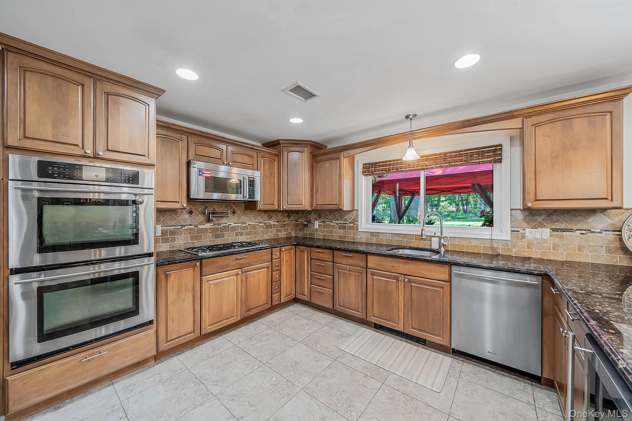 411 Robinson Avenue – For Sale photo 10