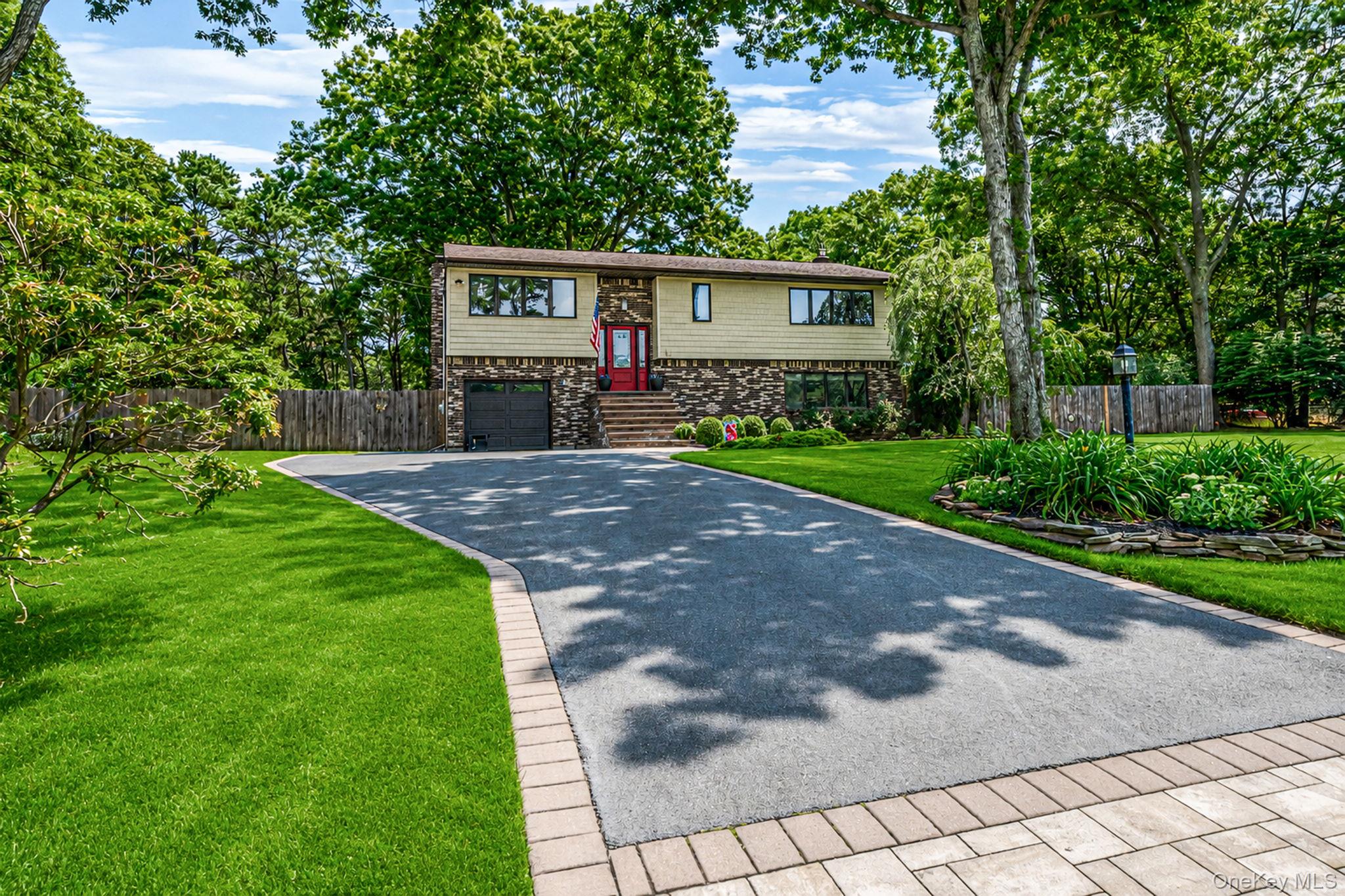 411 Robinson Avenue – For Sale photo 2