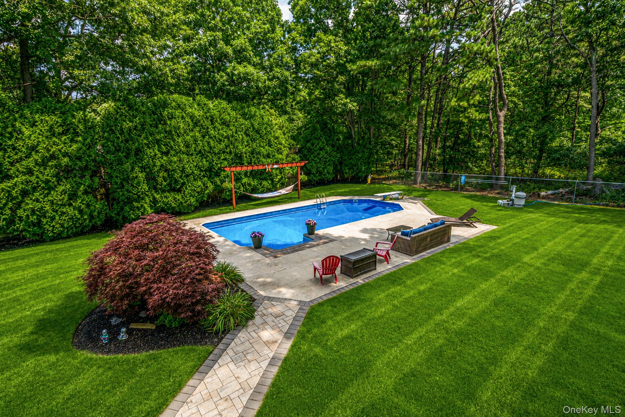 411 Robinson Avenue – For Sale photo 4